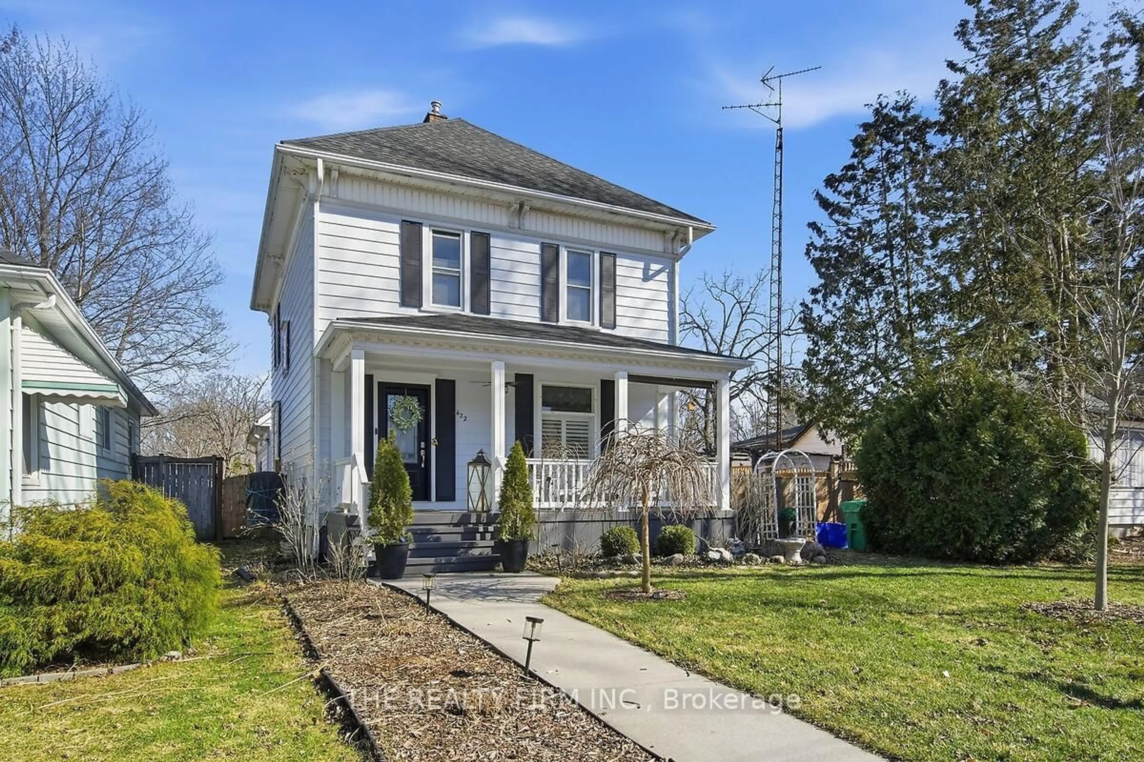 Home with brick exterior material, street for 422 Greenfield St, Petrolia Ontario N0N 1R0