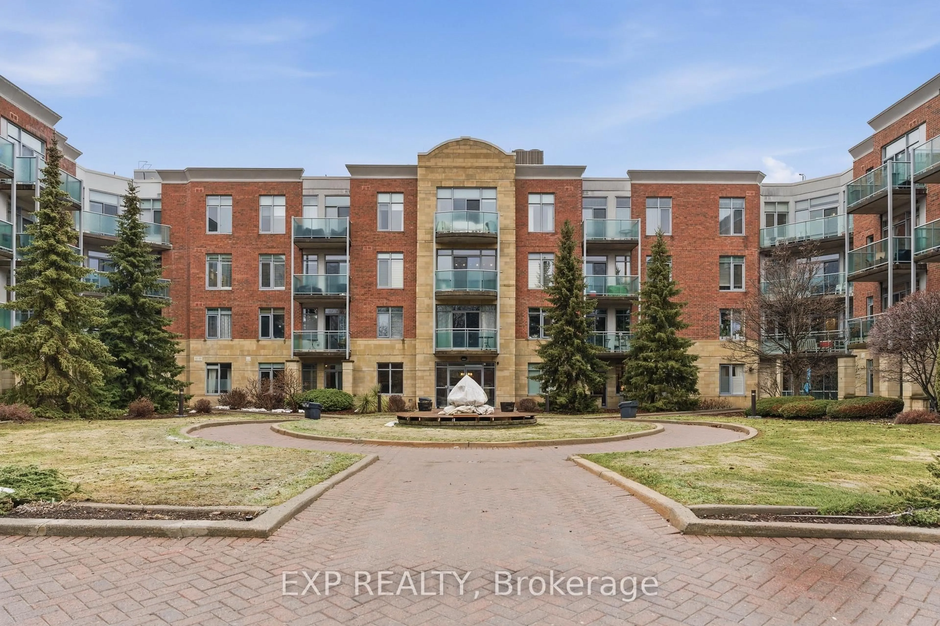 A pic from outside/outdoor area/front of a property/back of a property/a pic from drone, unknown for 205 Bolton St, Ottawa Ontario K1N 1K7