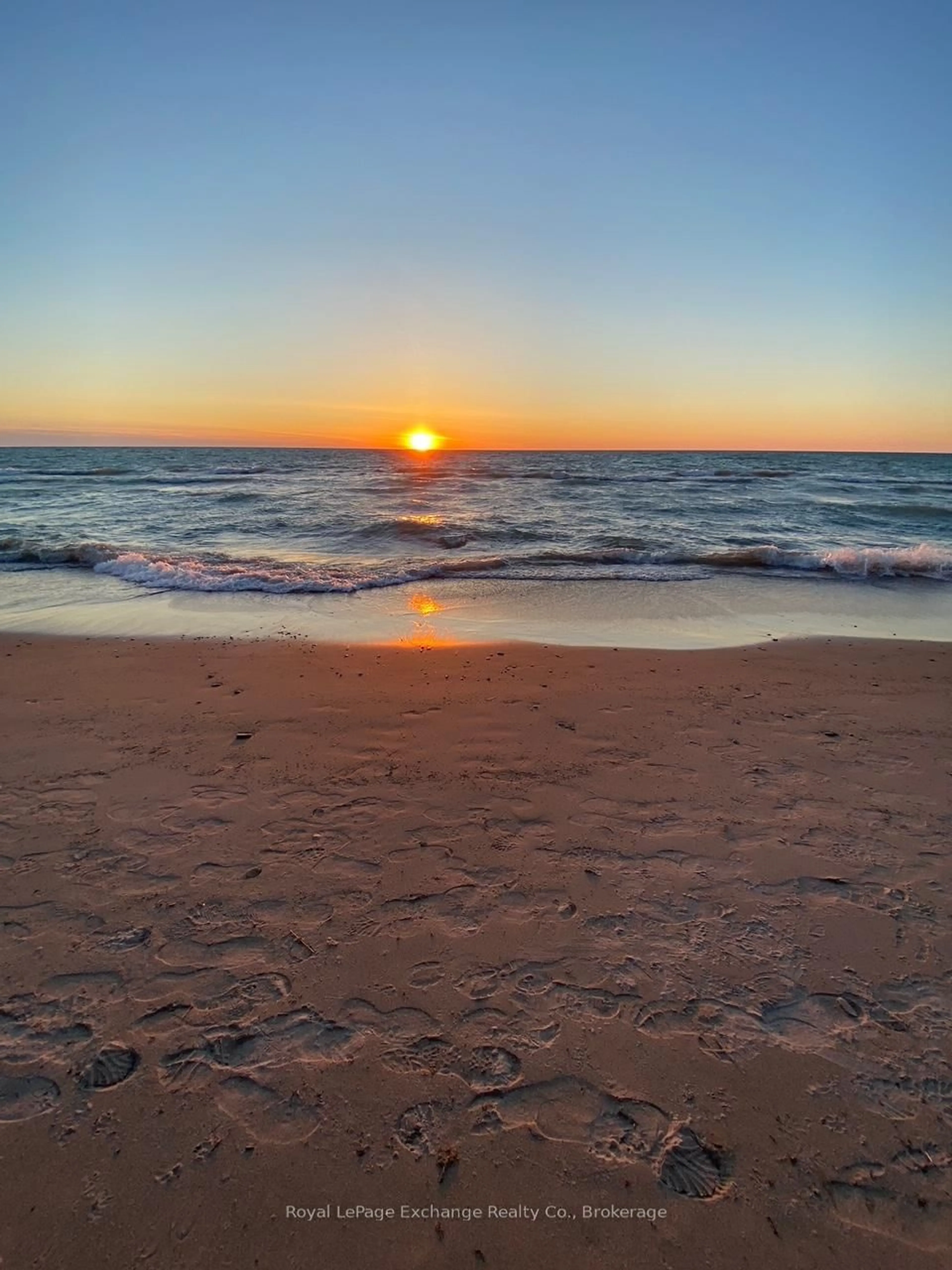 Blurry image for 40 vozka Dr, Huron-Kinloss Ontario N2Z 0B3