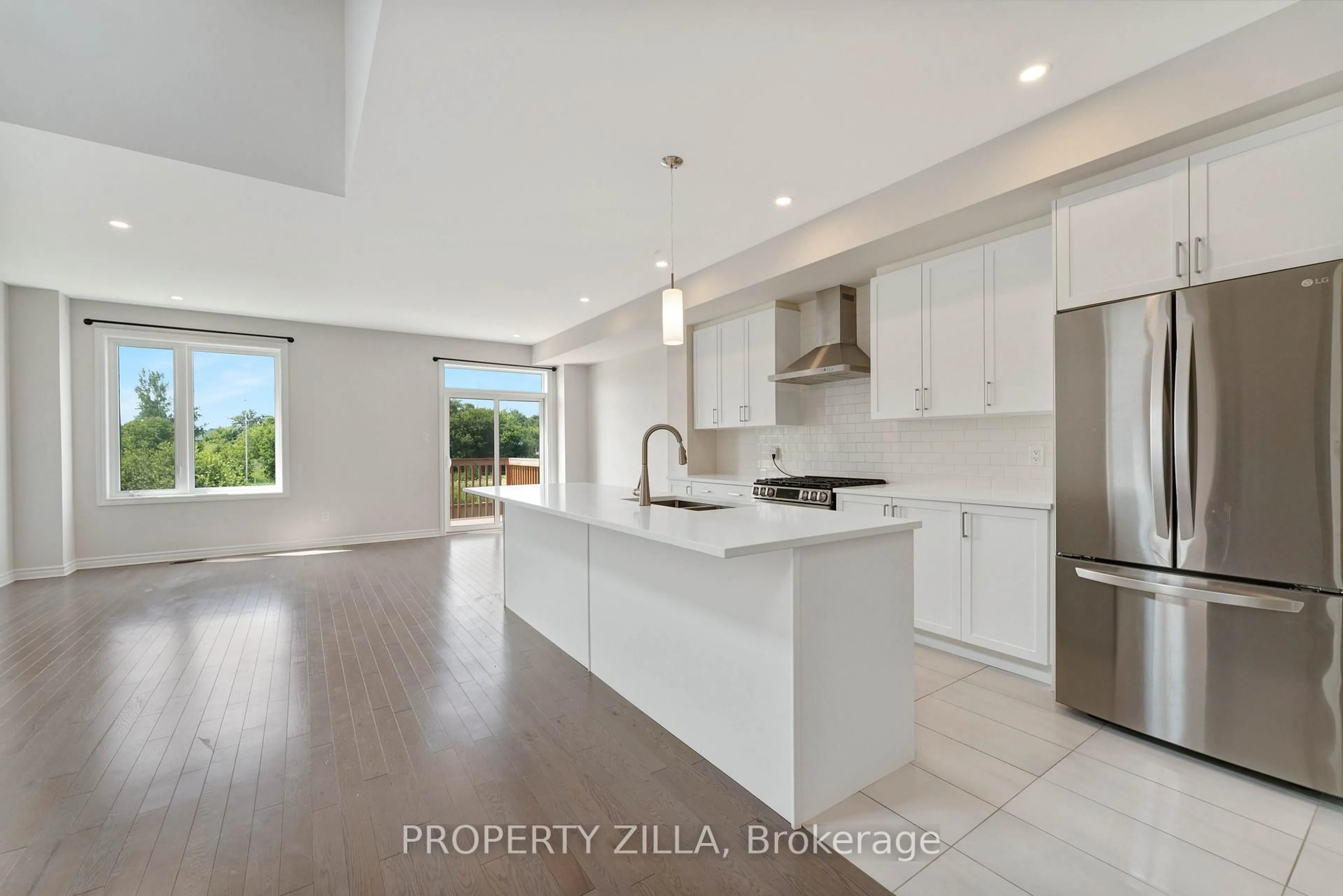 Open concept kitchen, ceramic/tile floor for 517 Enclave Lane, Clarence-Rockland Ontario K4K 1T2