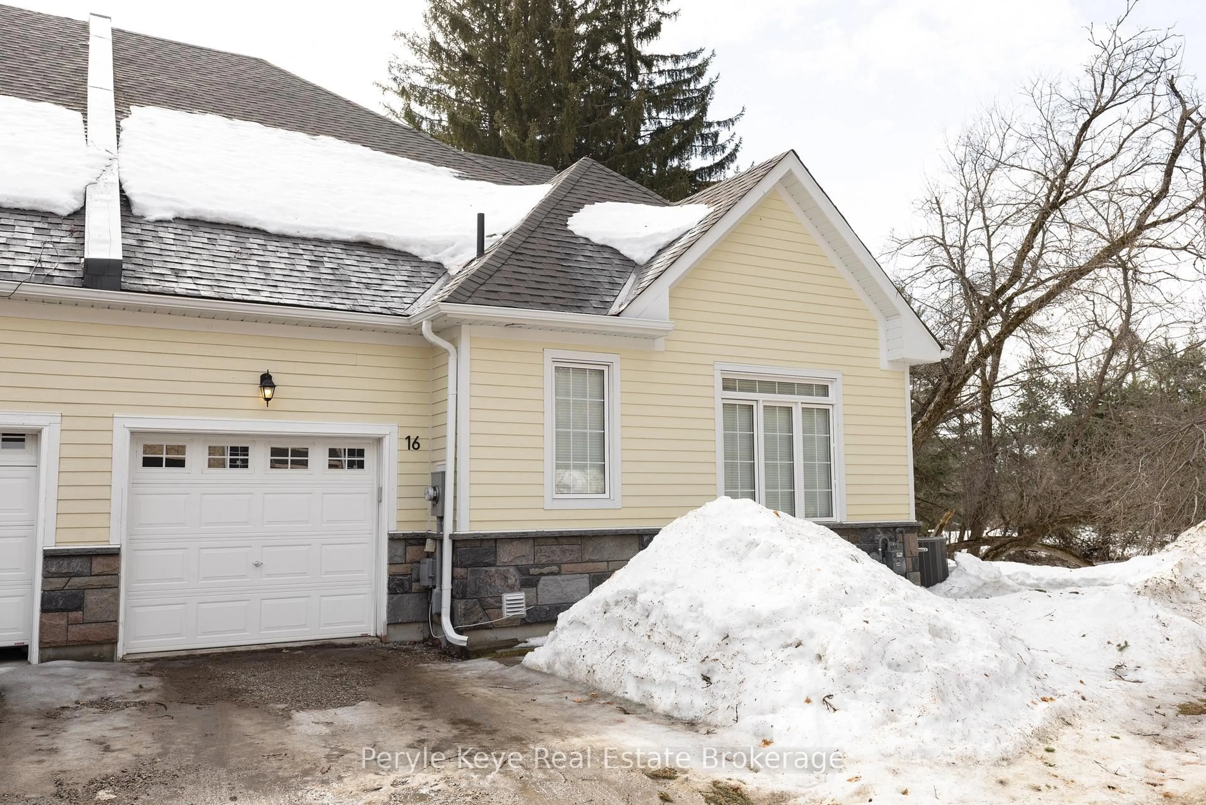 Unknown for 16 LEEDS Crt, Bracebridge Ontario P1L 0B7