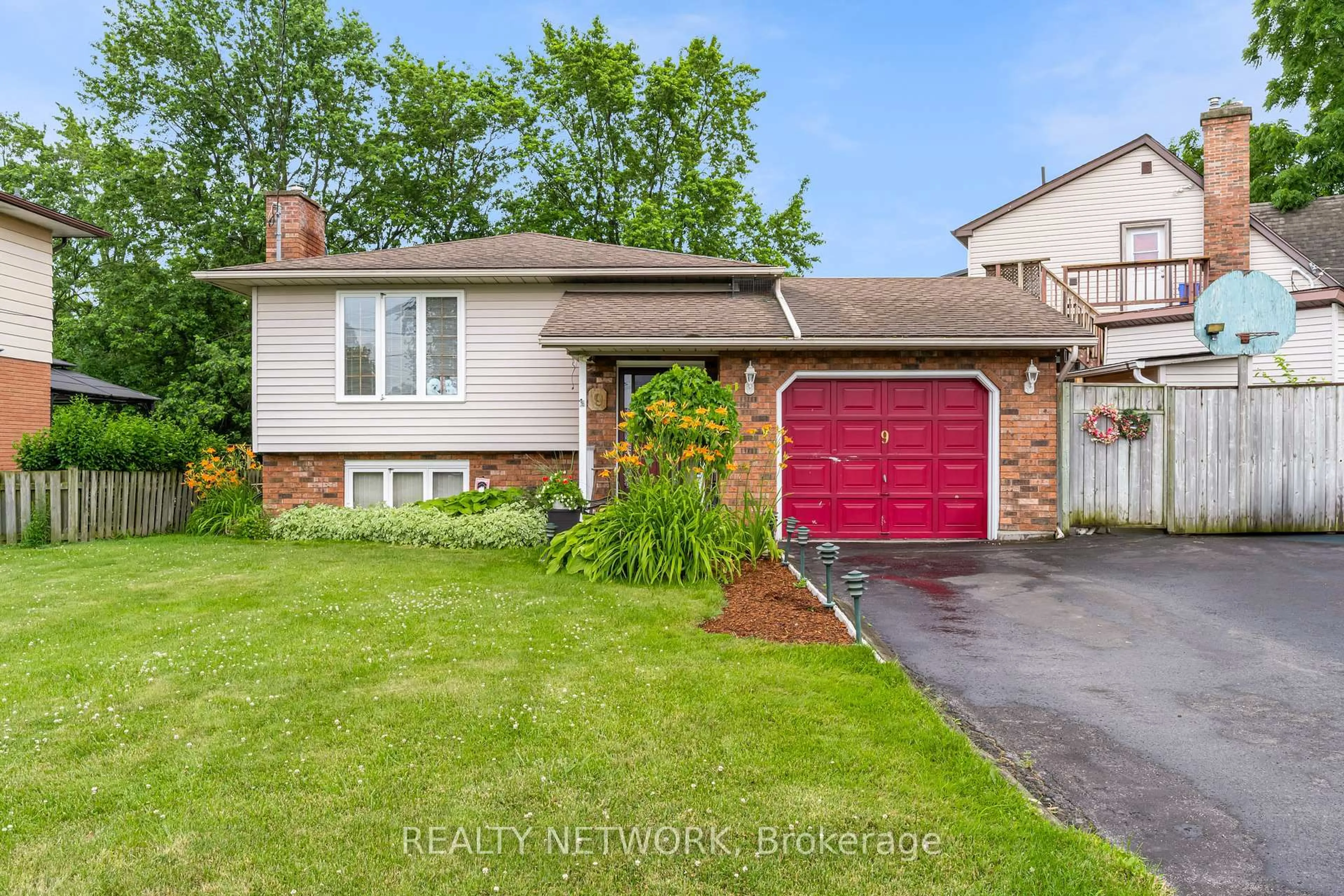 Home with brick exterior material, street for 9 Valley Rd, St. Catharines Ontario L2S 1Y7