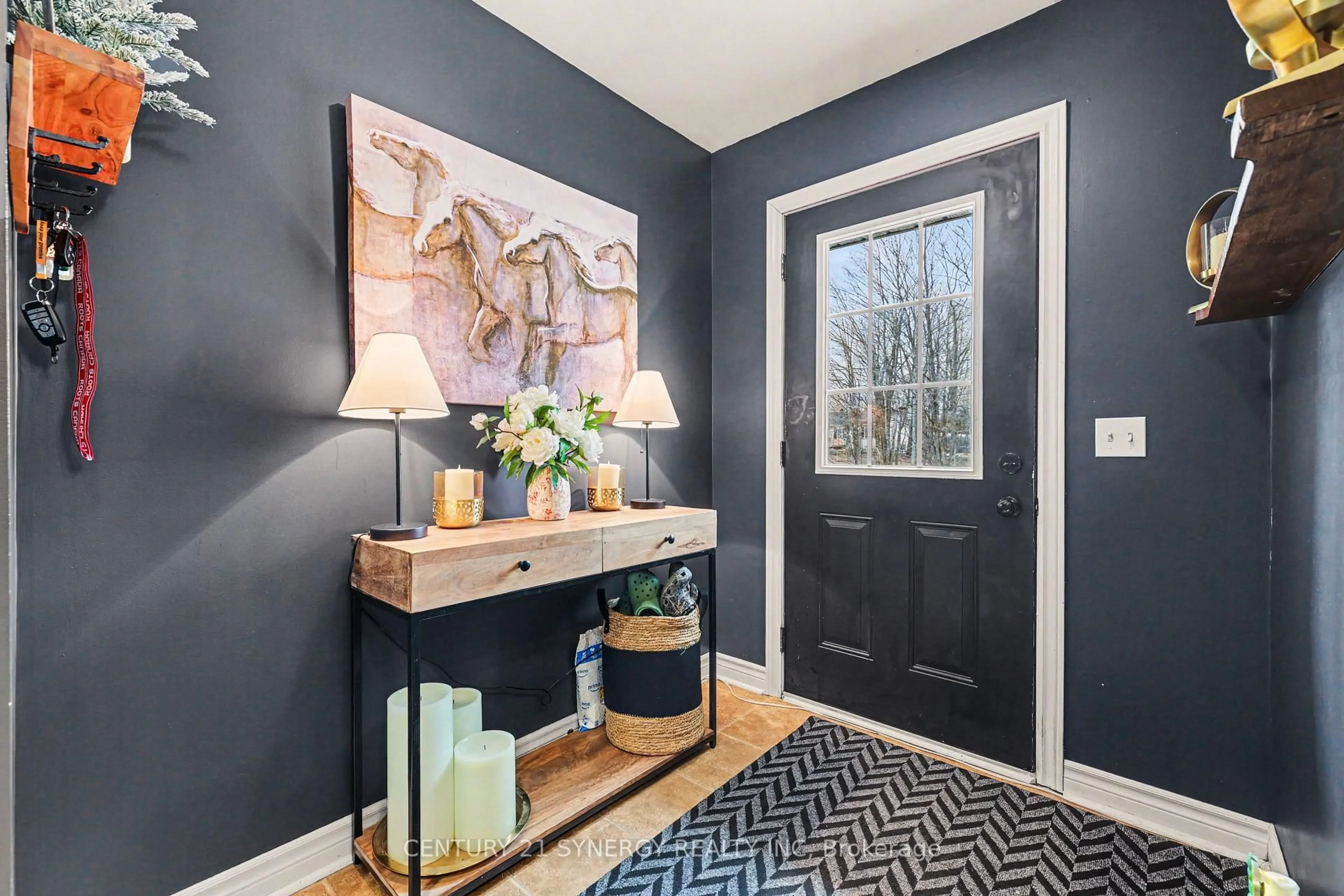 Indoor entryway for 819 MacPherson Rd, Smiths Falls Ontario K7A 4S4
