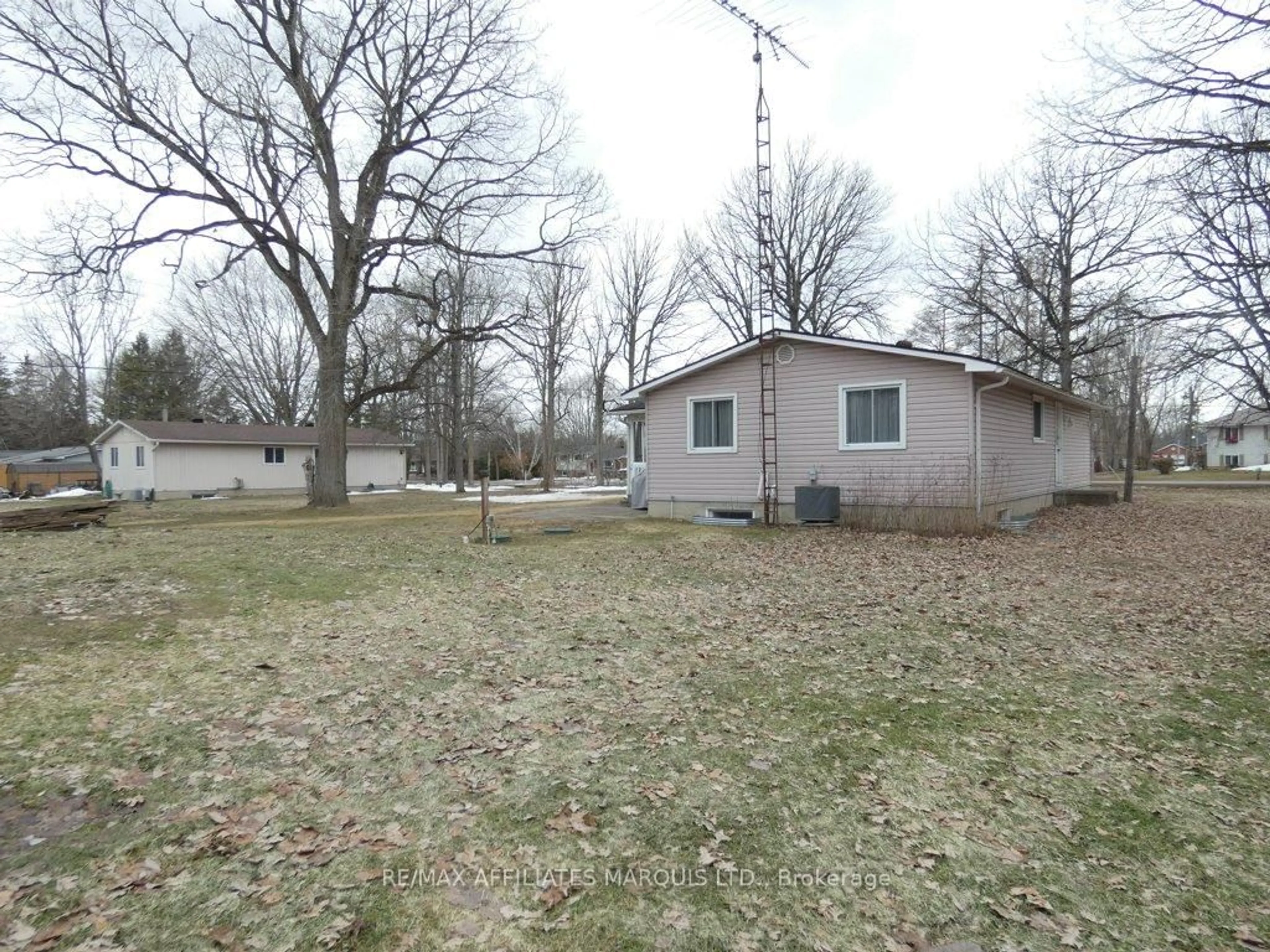 Unknown for 9 Sutton Dr, Edwardsburgh/Cardinal Ontario K0E 1T1