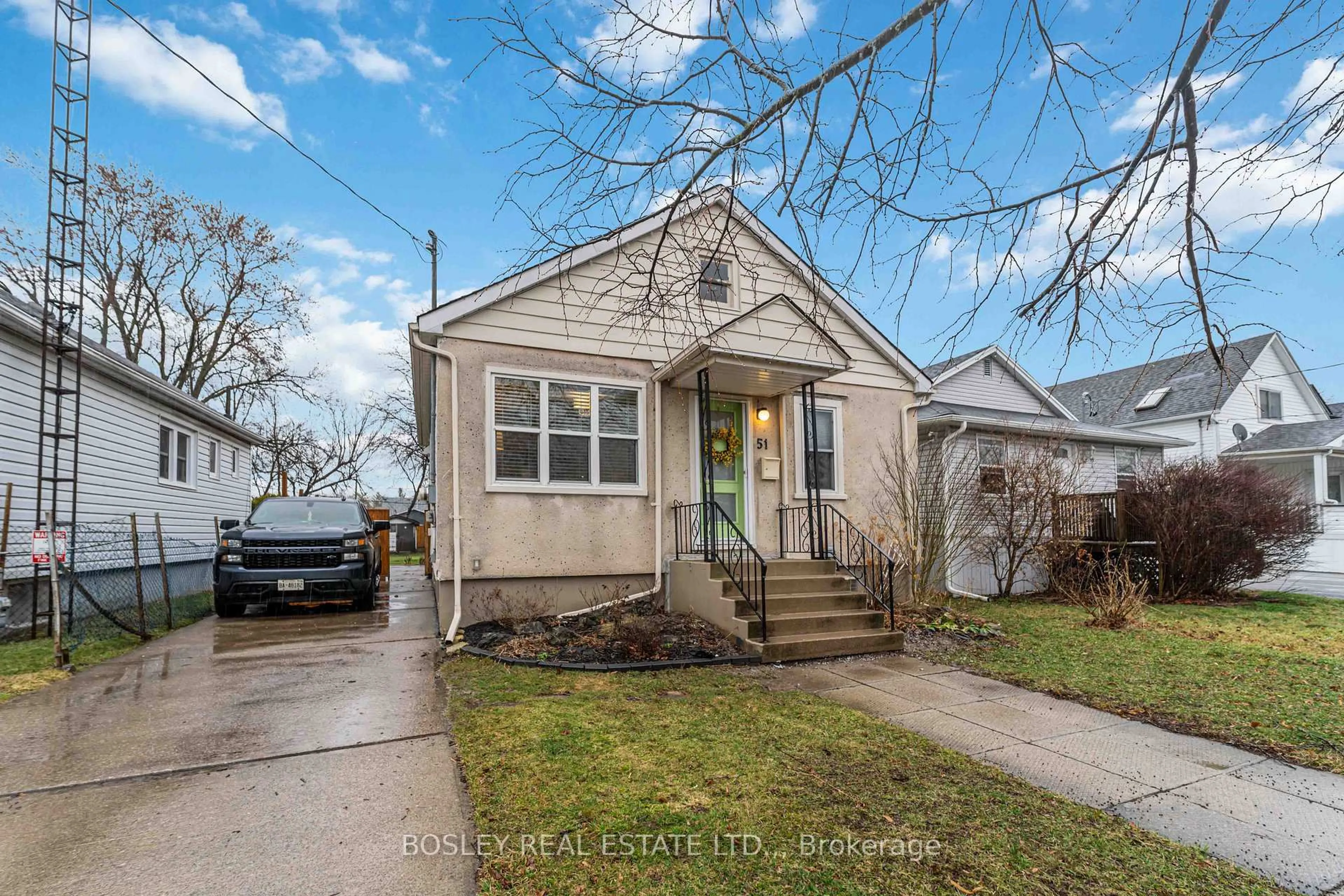 Home with vinyl exterior material, street for 51 Merigold St, St. Catharines Ontario L2S 2N6