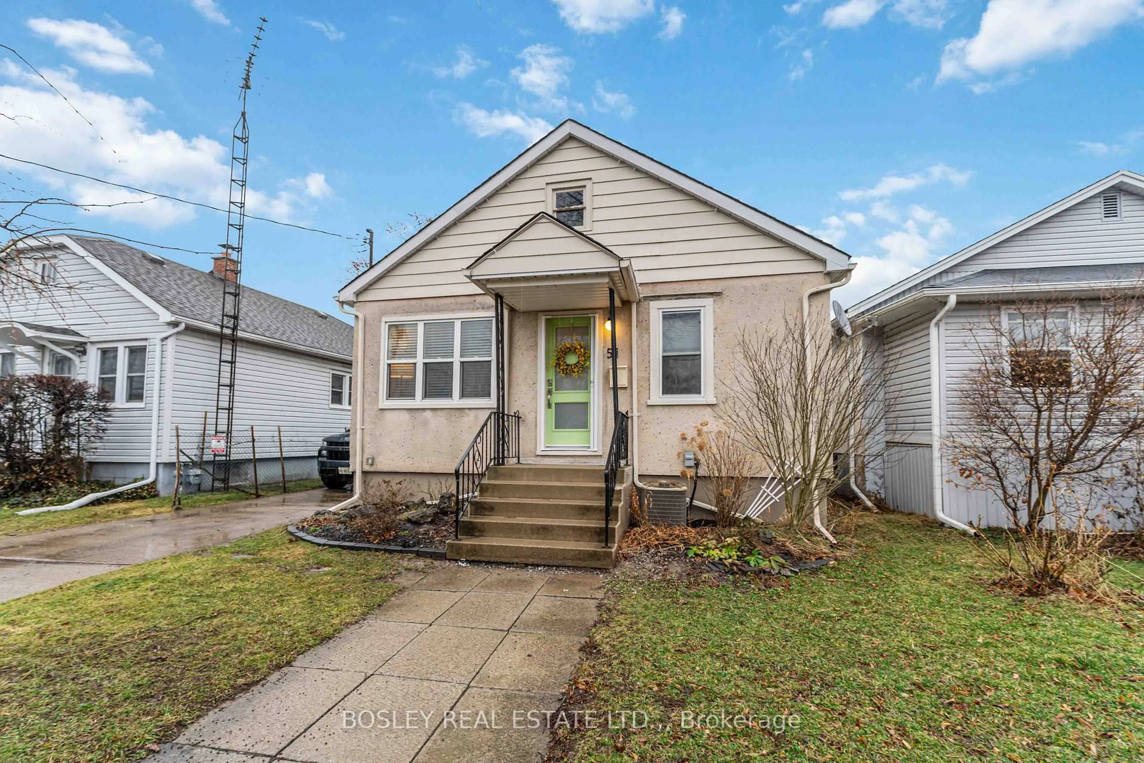 Home with vinyl exterior material, street for 51 Merigold St, St. Catharines Ontario L2S 2N6