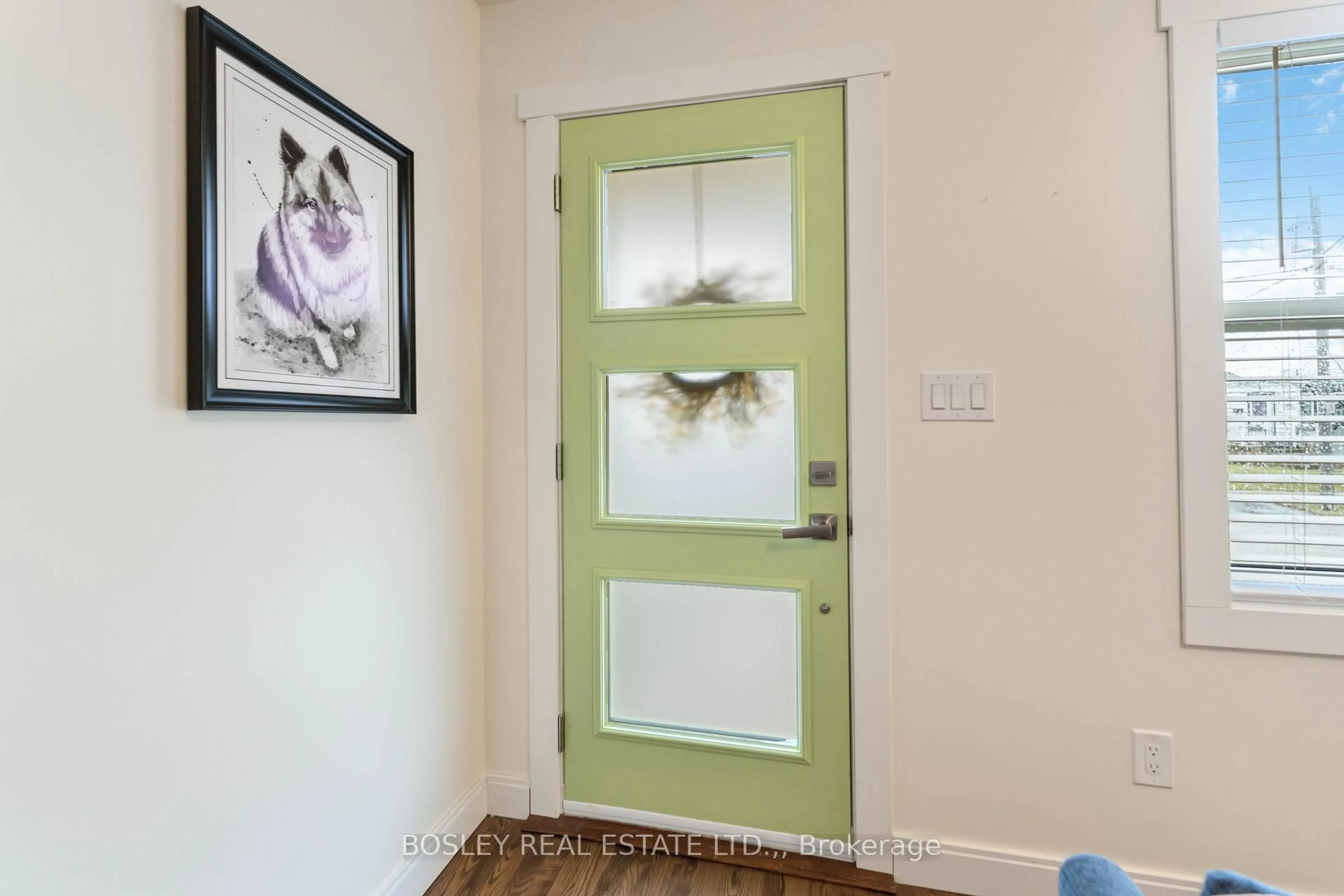 Indoor entryway for 51 Merigold St, St. Catharines Ontario L2S 2N6