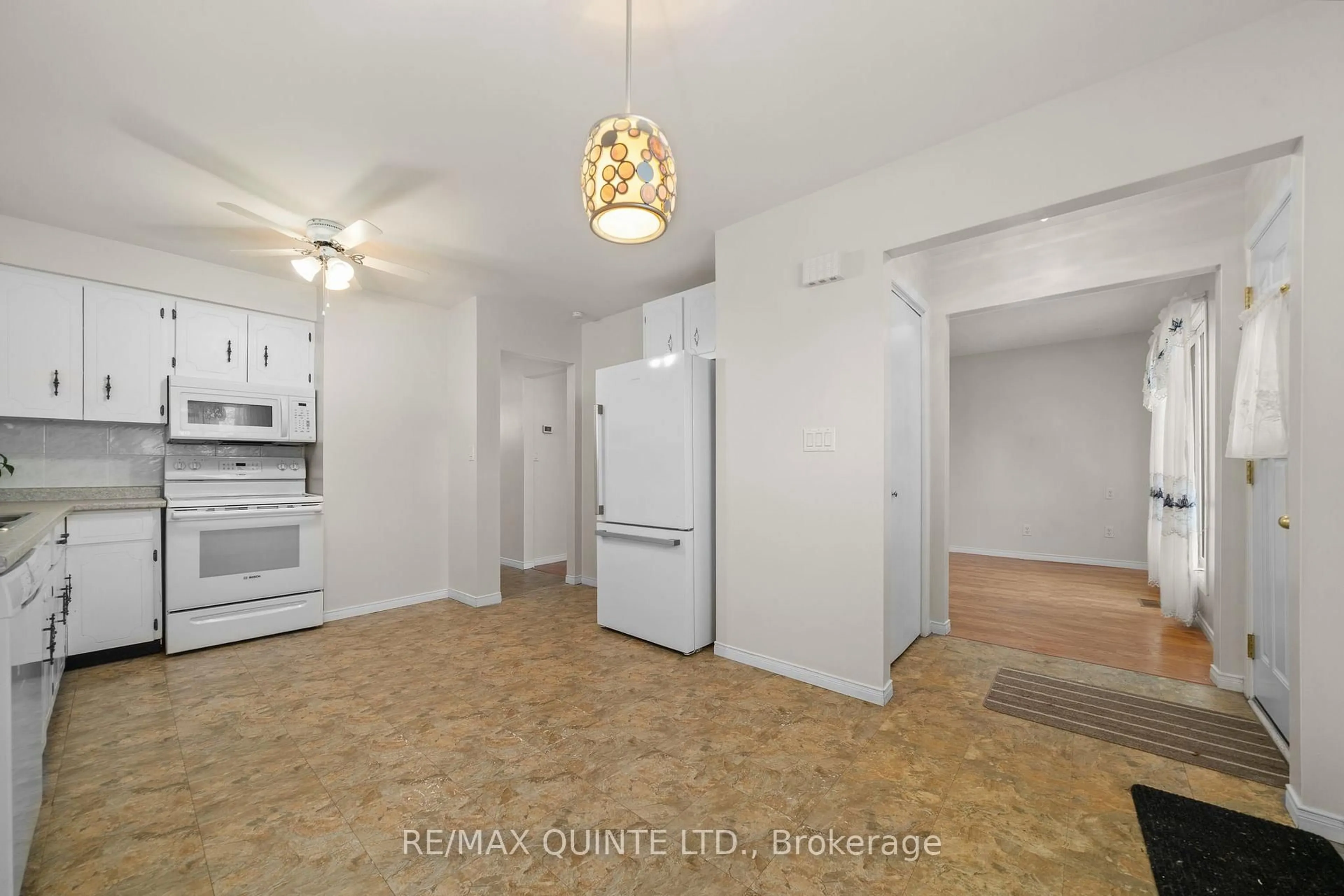 A pic of a room for 7 Herman St, Belleville Ontario K8N 4W2