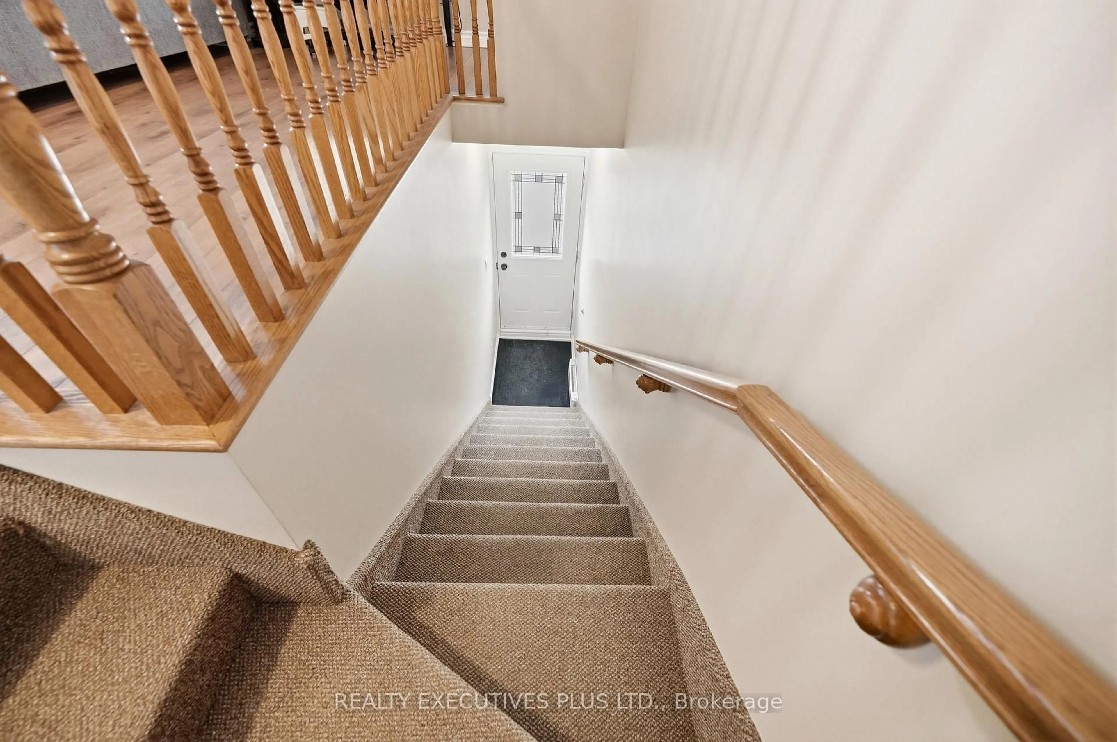Stairs for 200 Eliot St #703, Clarence-Rockland Ontario K4K 0G4