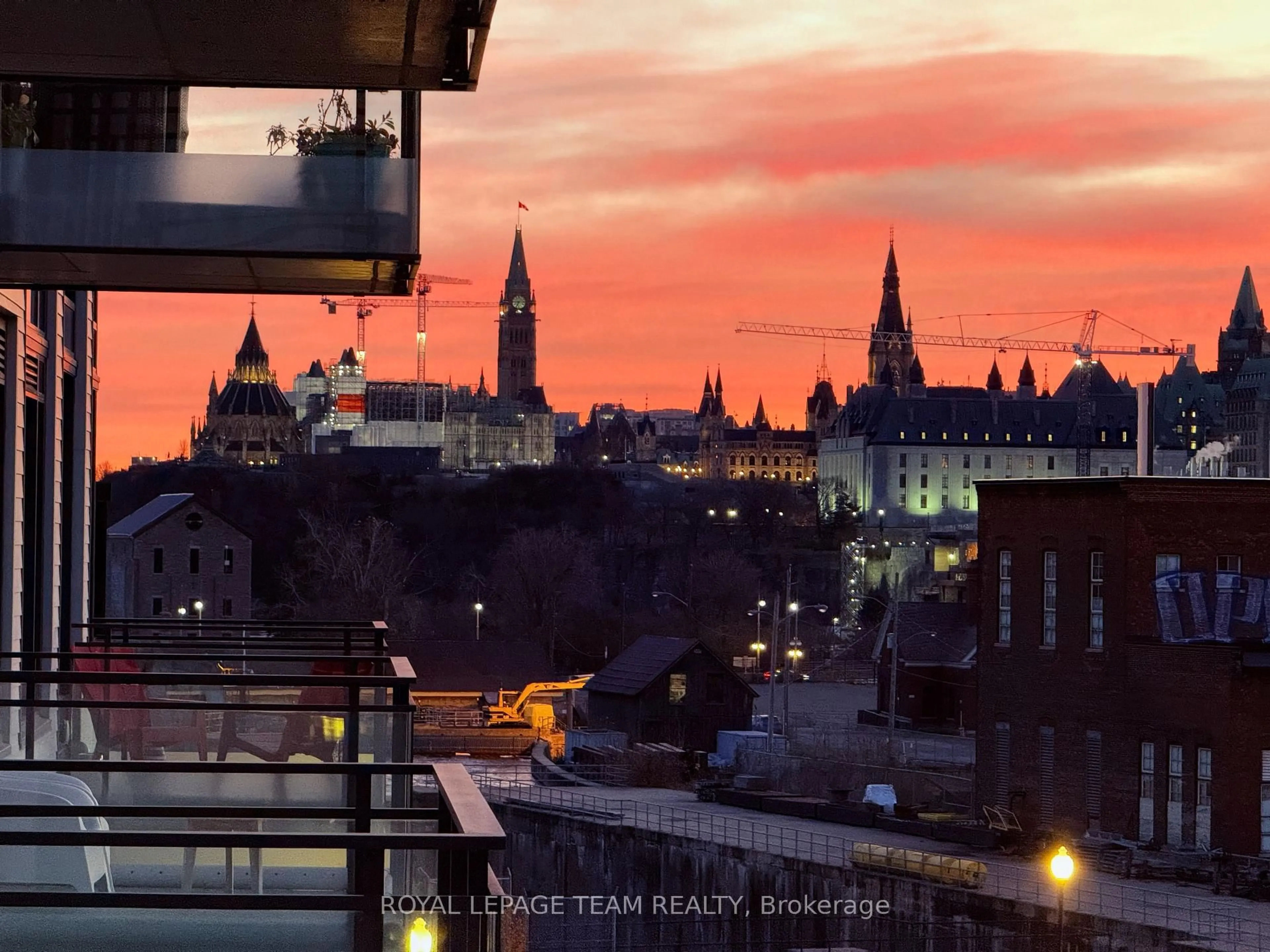 Blurry image for 320 Miwate Private #412, Ottawa Ontario K1R 0E1