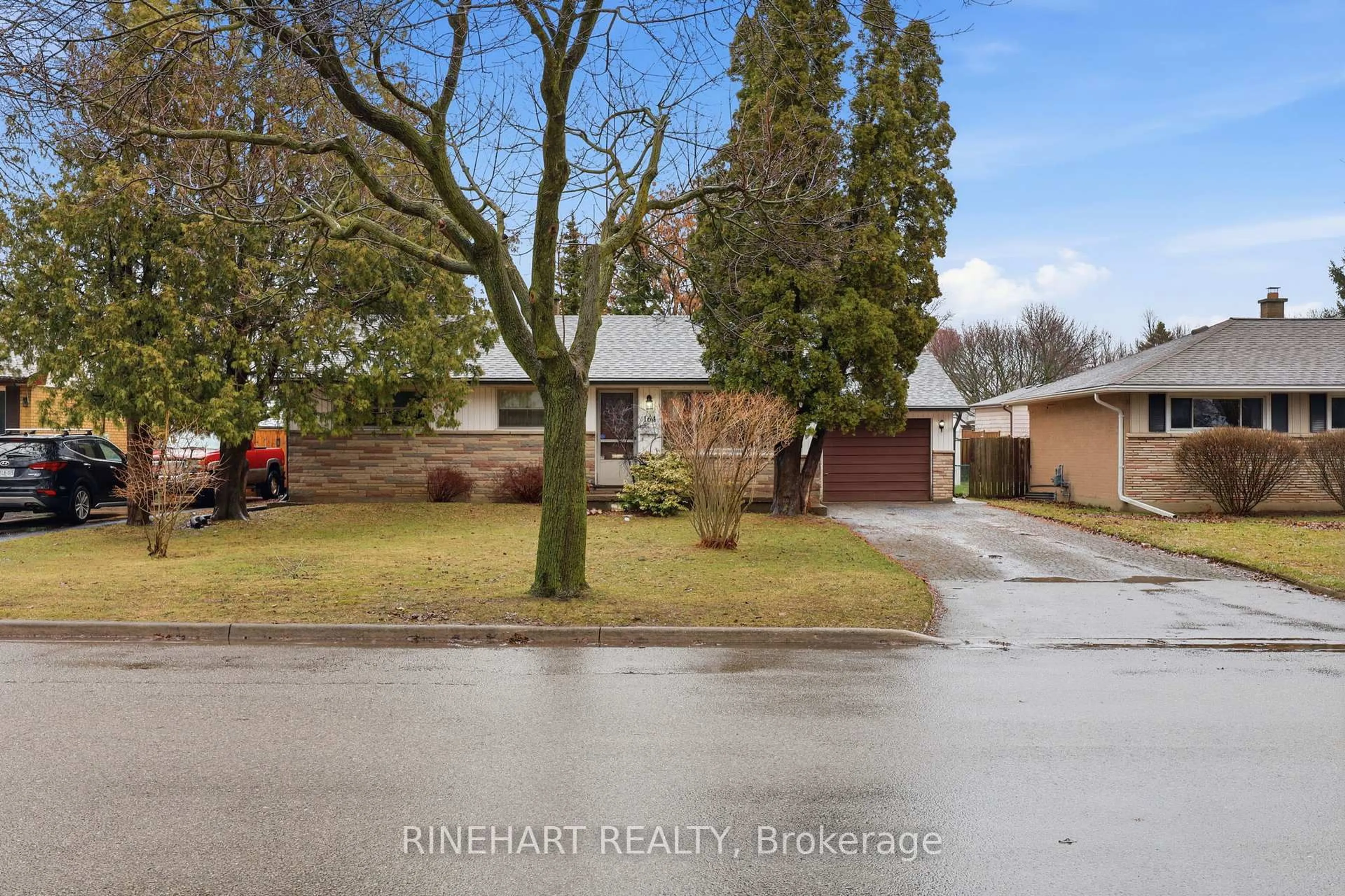 A pic from outside/outdoor area/front of a property/back of a property/a pic from drone, street for 164 Bancroft Rd, London East Ontario N5V 1C7