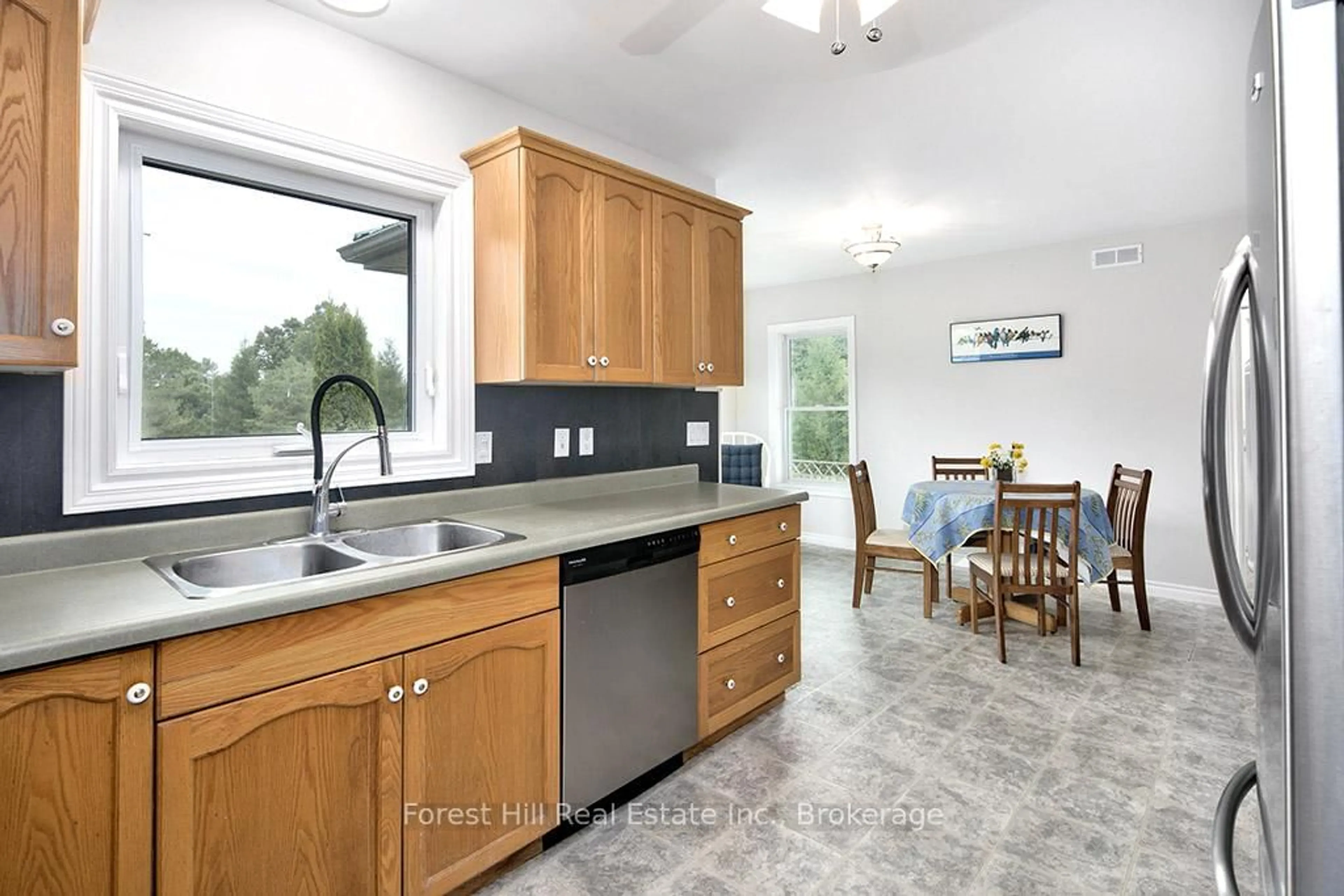 Standard kitchen, ceramic/tile floor for 504097 Grey Road 12, West Grey Ontario N0C 1H0