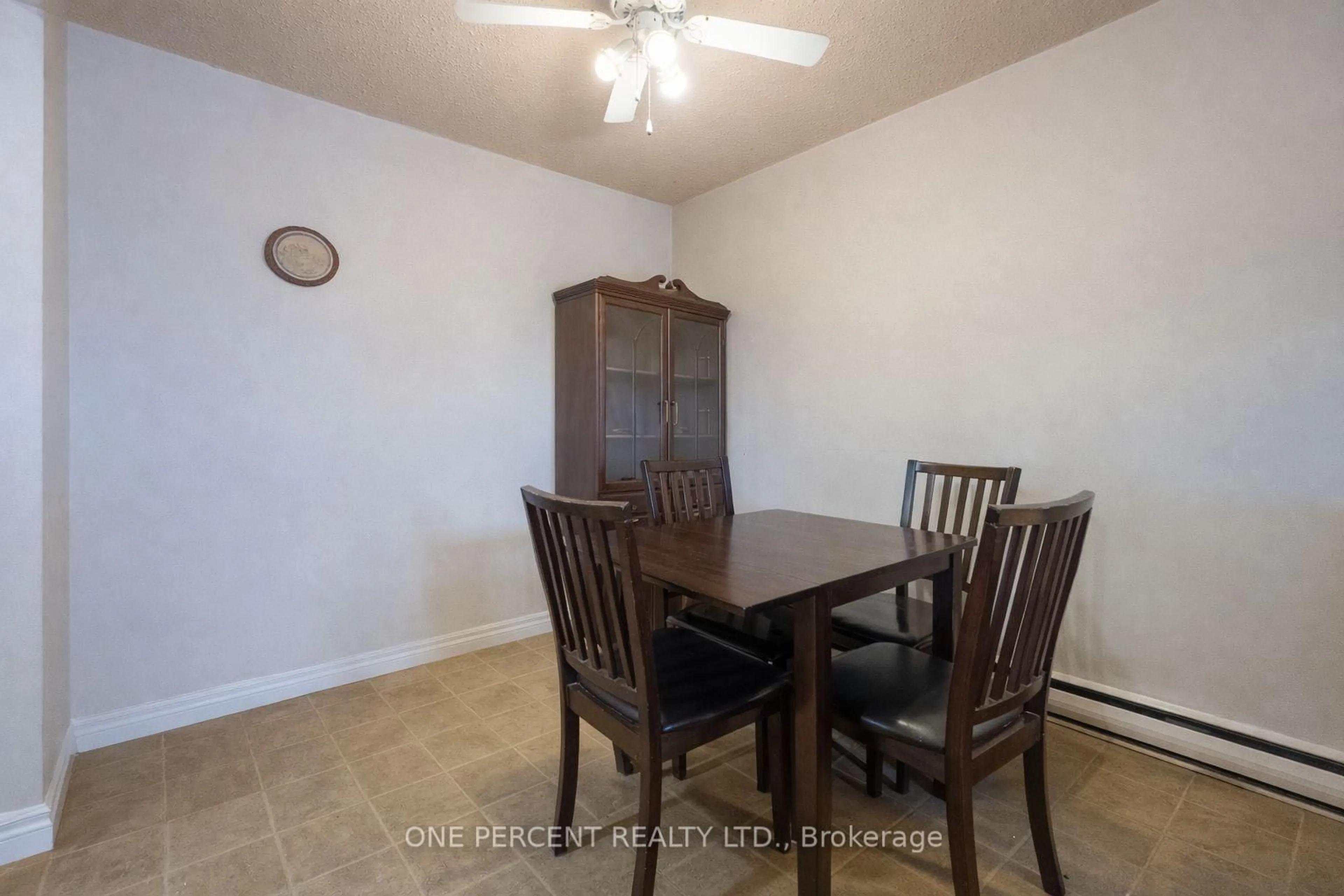 Dining room, unknown for 25 COLLEGE St #206, Belleville Ontario K8P 3A3