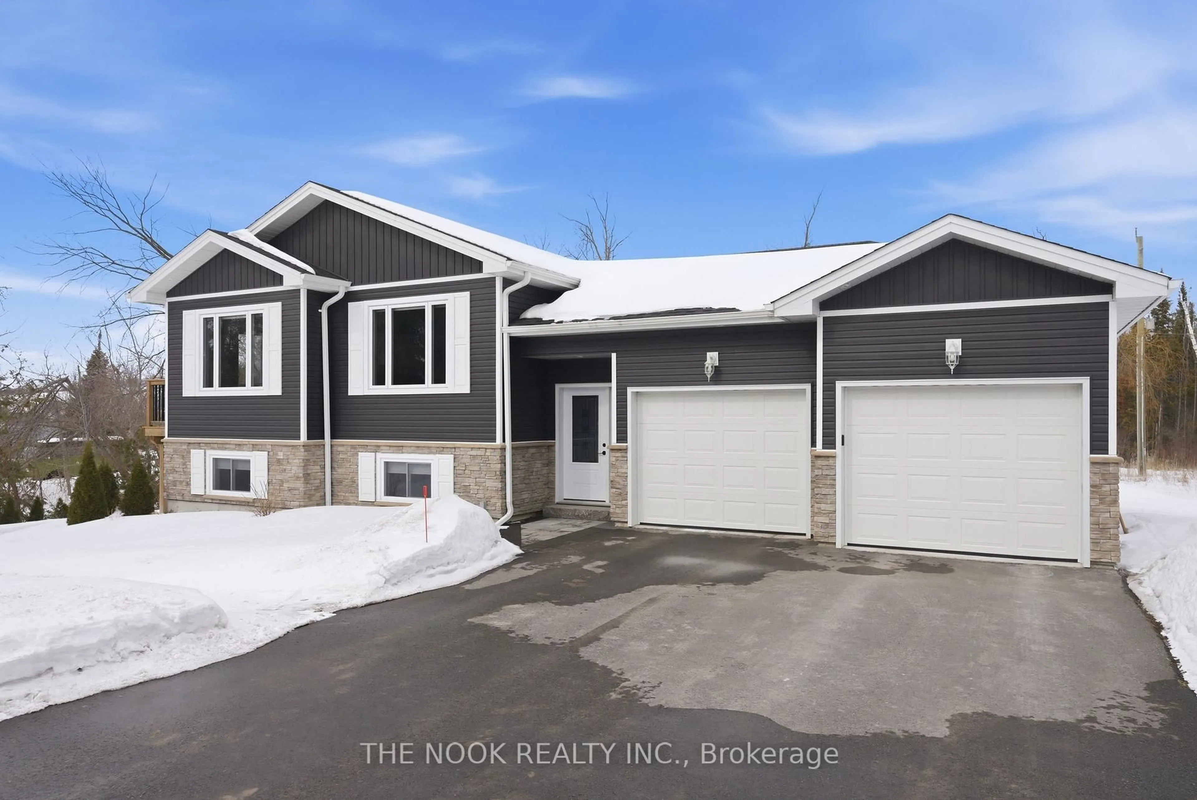 Home with vinyl exterior material, street for 1040 Yankee Line, Selwyn Ontario K0L 1T0