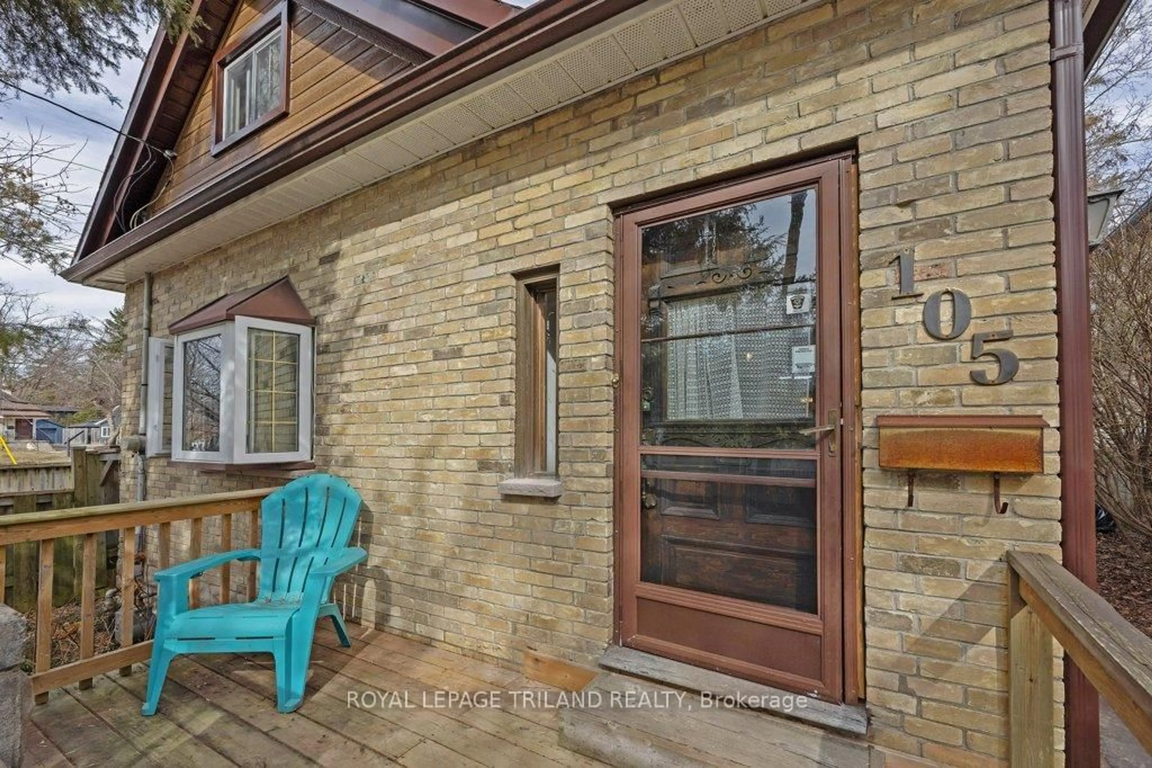 Unknown for 105 Walnut St, London North Ontario N6H 1C3