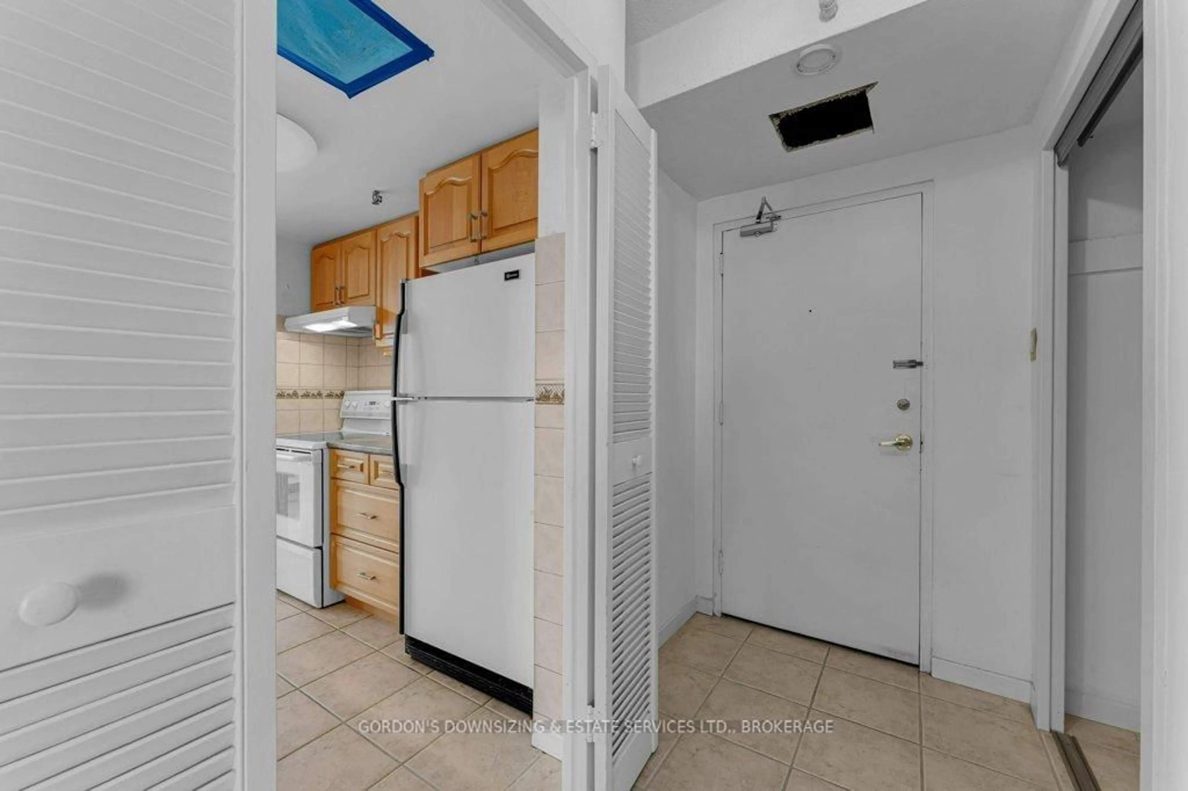 Standard kitchen, unknown for 2 Mowat Ave #1003, Kingston Ontario K7M 1K1