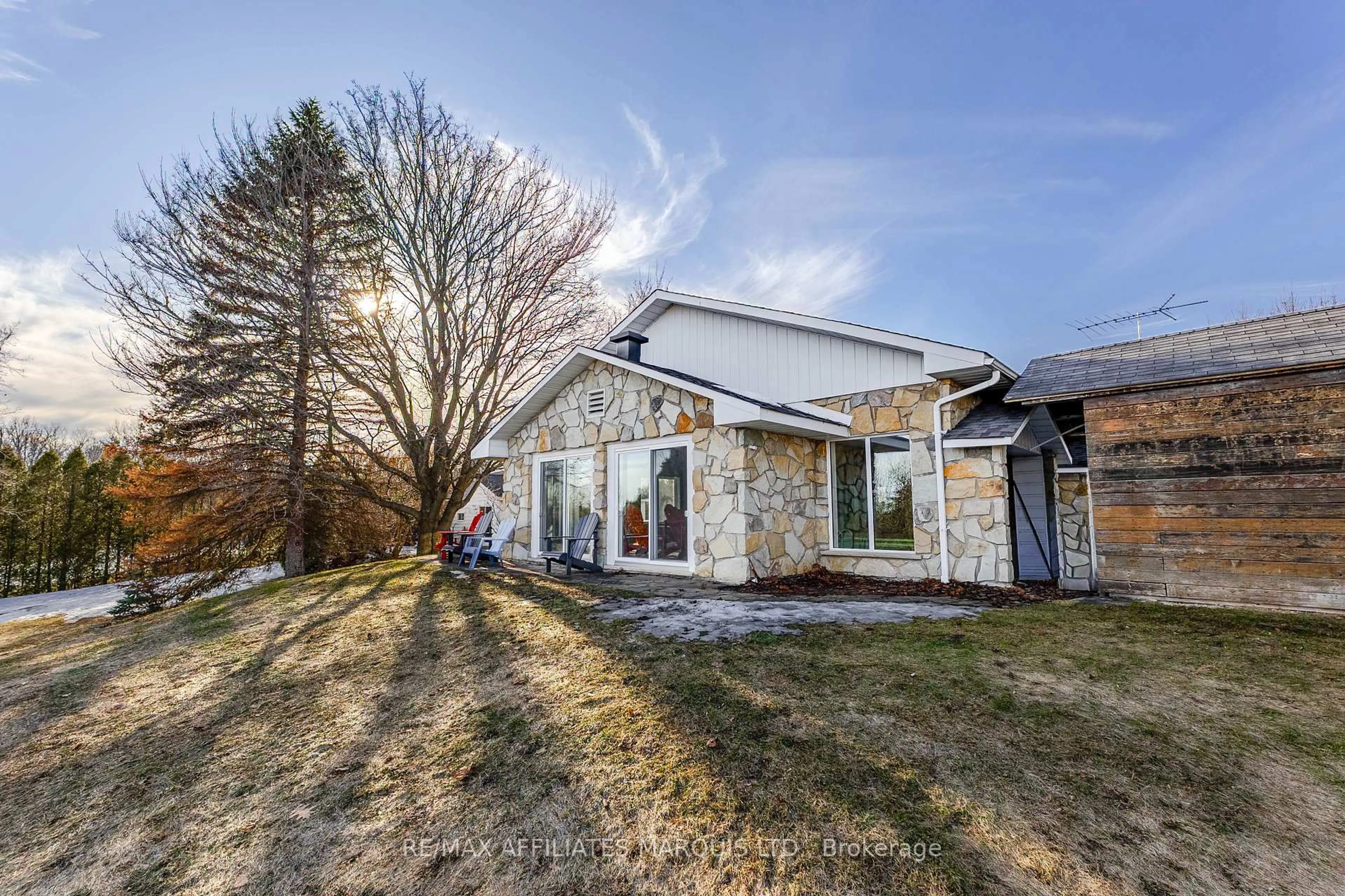 A pic from outside/outdoor area/front of a property/back of a property/a pic from drone, unknown for 18824 Glen Rd, South Glengarry Ontario K0C 2J0