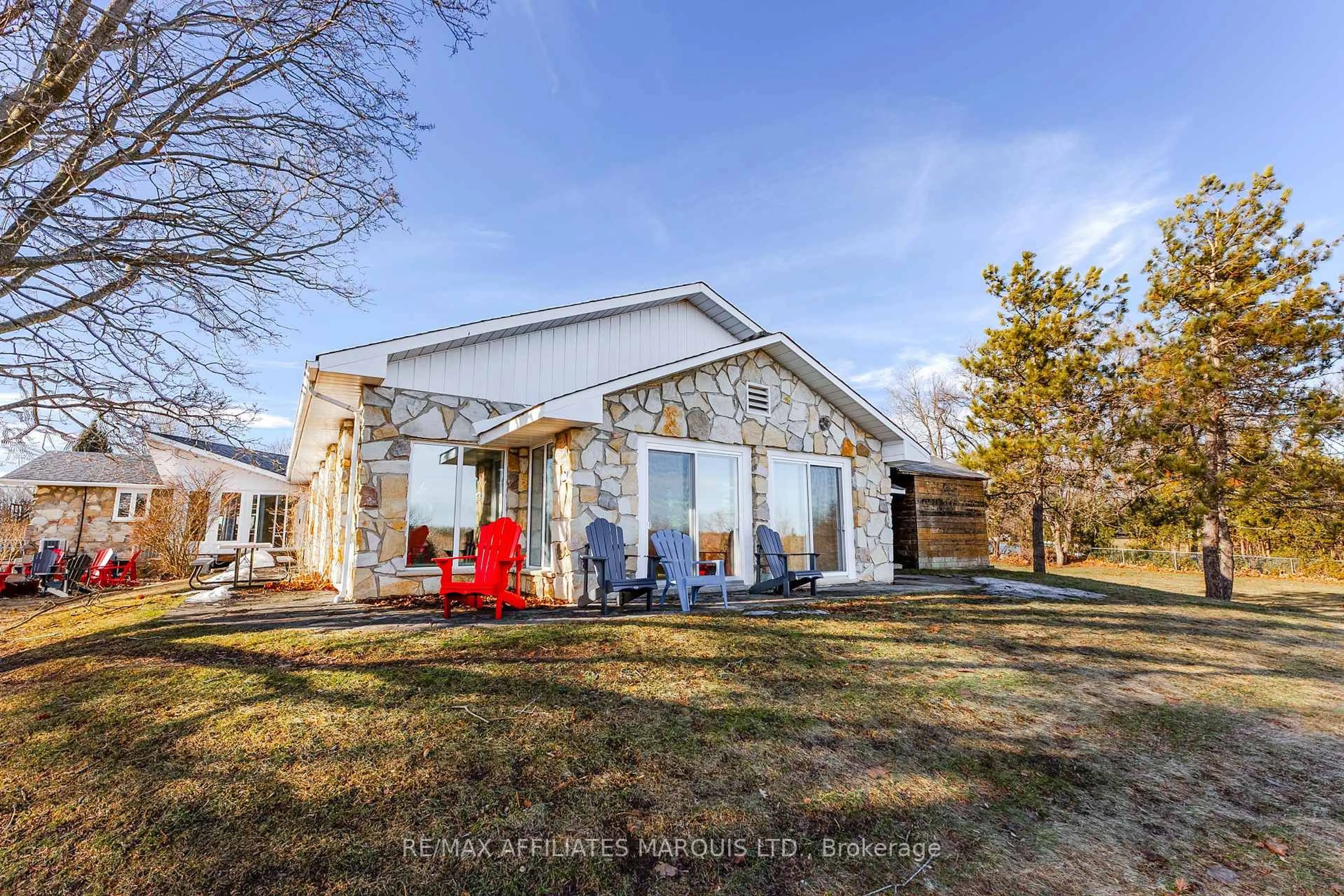 A pic from outside/outdoor area/front of a property/back of a property/a pic from drone, unknown for 18824 Glen Rd, South Glengarry Ontario K0C 2J0