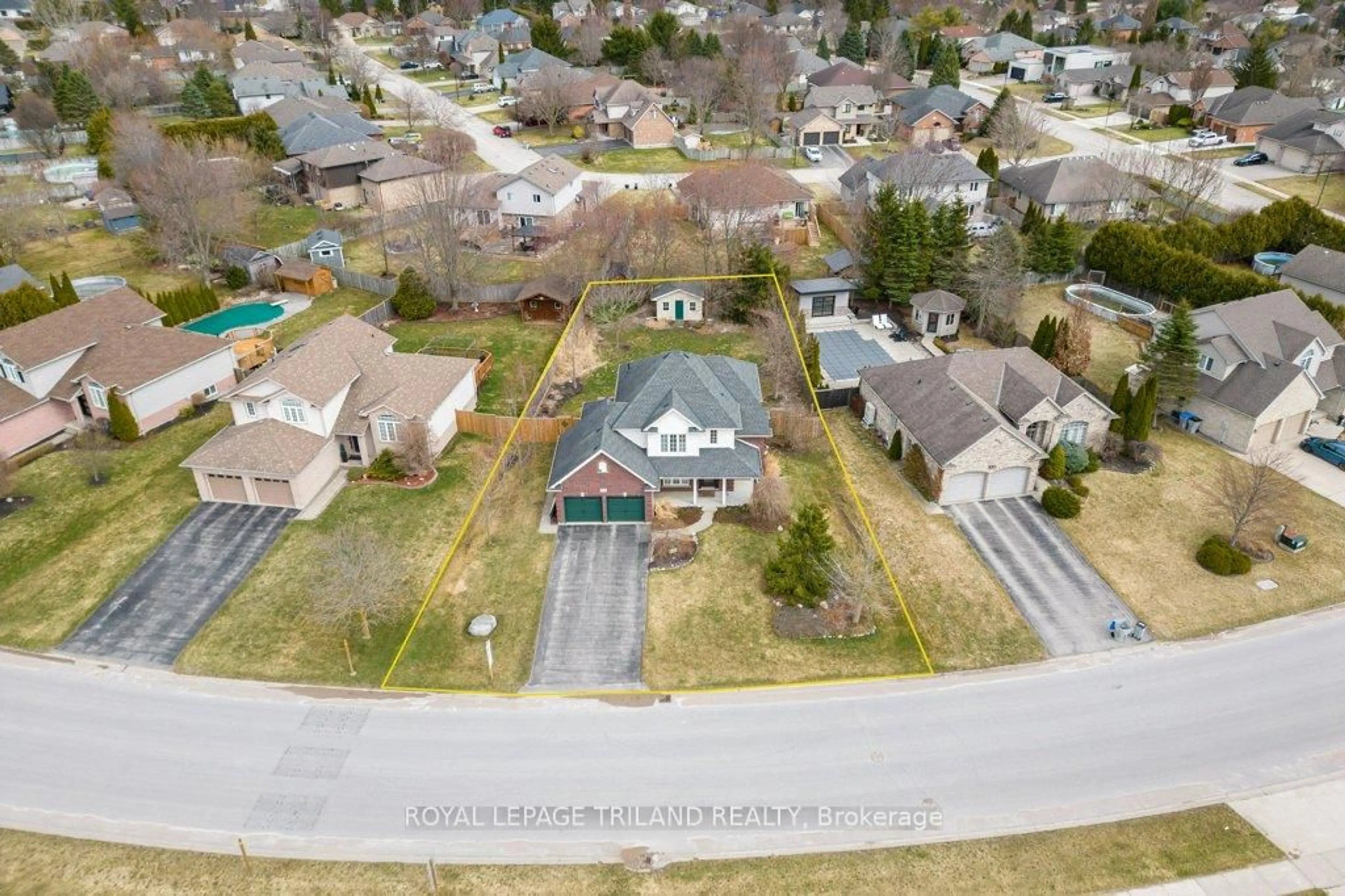 A pic from outside/outdoor area/front of a property/back of a property/a pic from drone, street for 104 Stephen Moore Dr, Middlesex Centre Ontario N0L 1R0