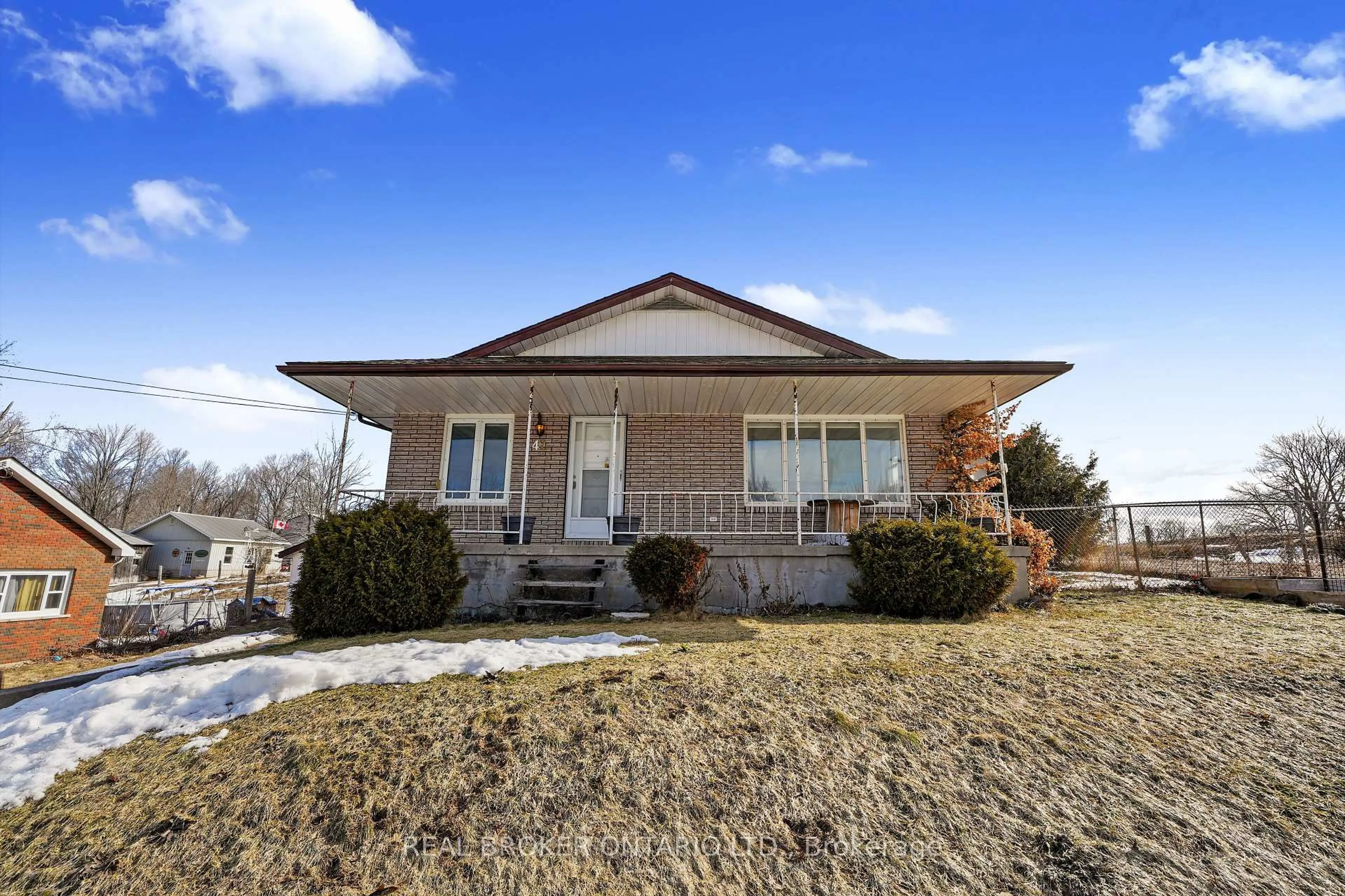 Home with vinyl exterior material, unknown for 42 Concession St, Havelock-Belmont-Methuen Ontario K0L 1Z0