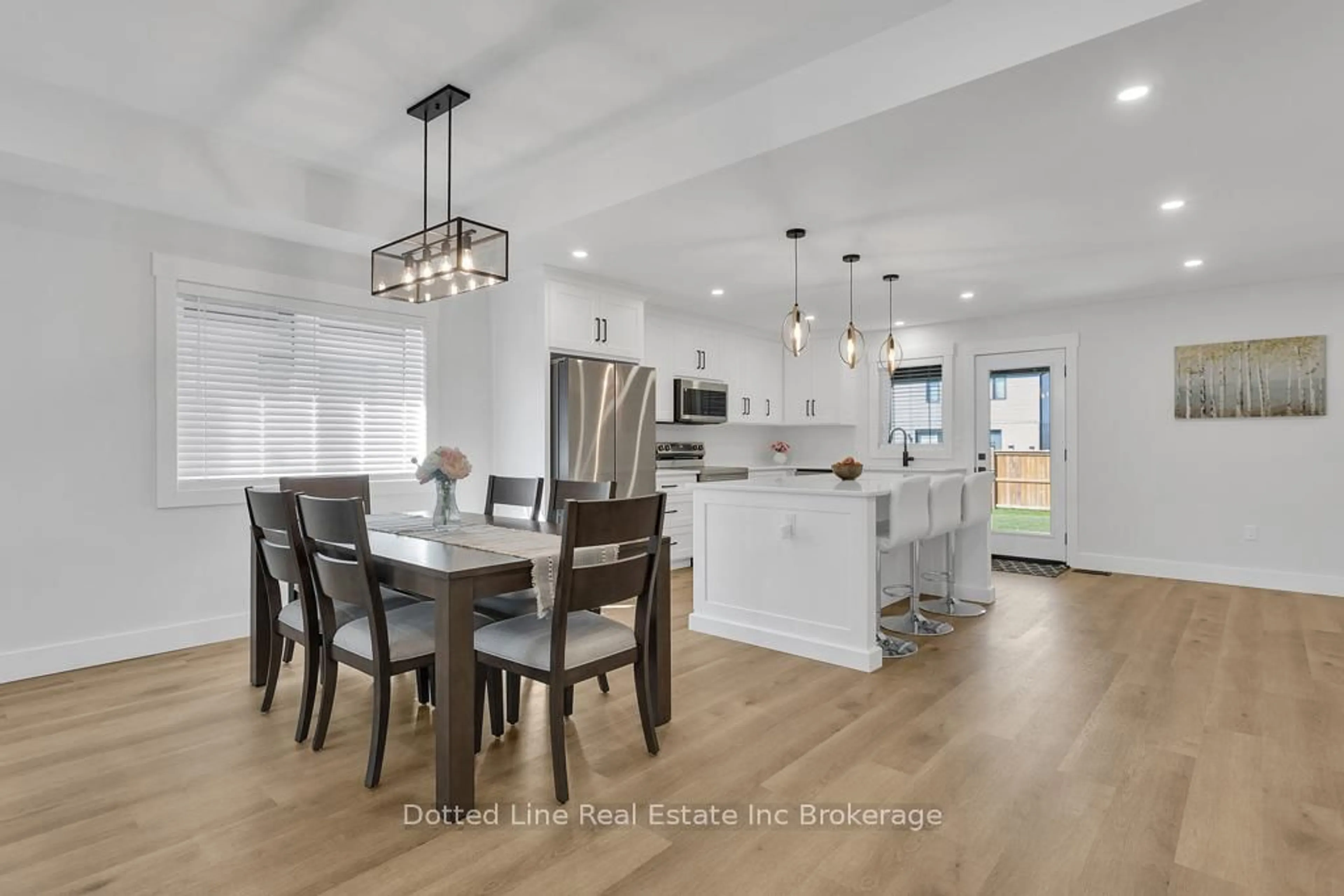 Open concept kitchen, unknown for 18 Walnut Dr, Tillsonburg Ontario N4G 5S2