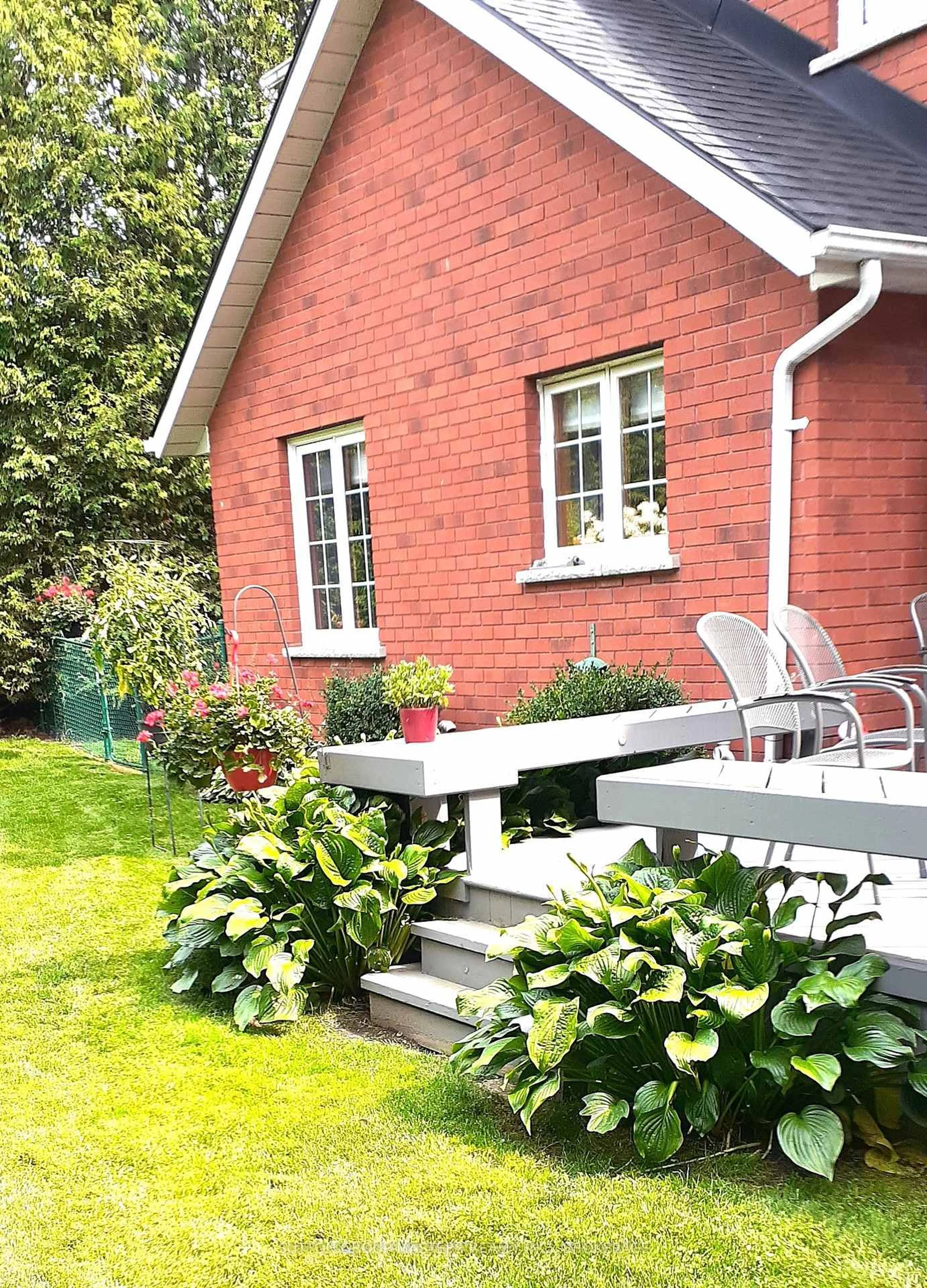 Patio, street for 372 Shama Crt, Kingston Ontario K7M 8K5