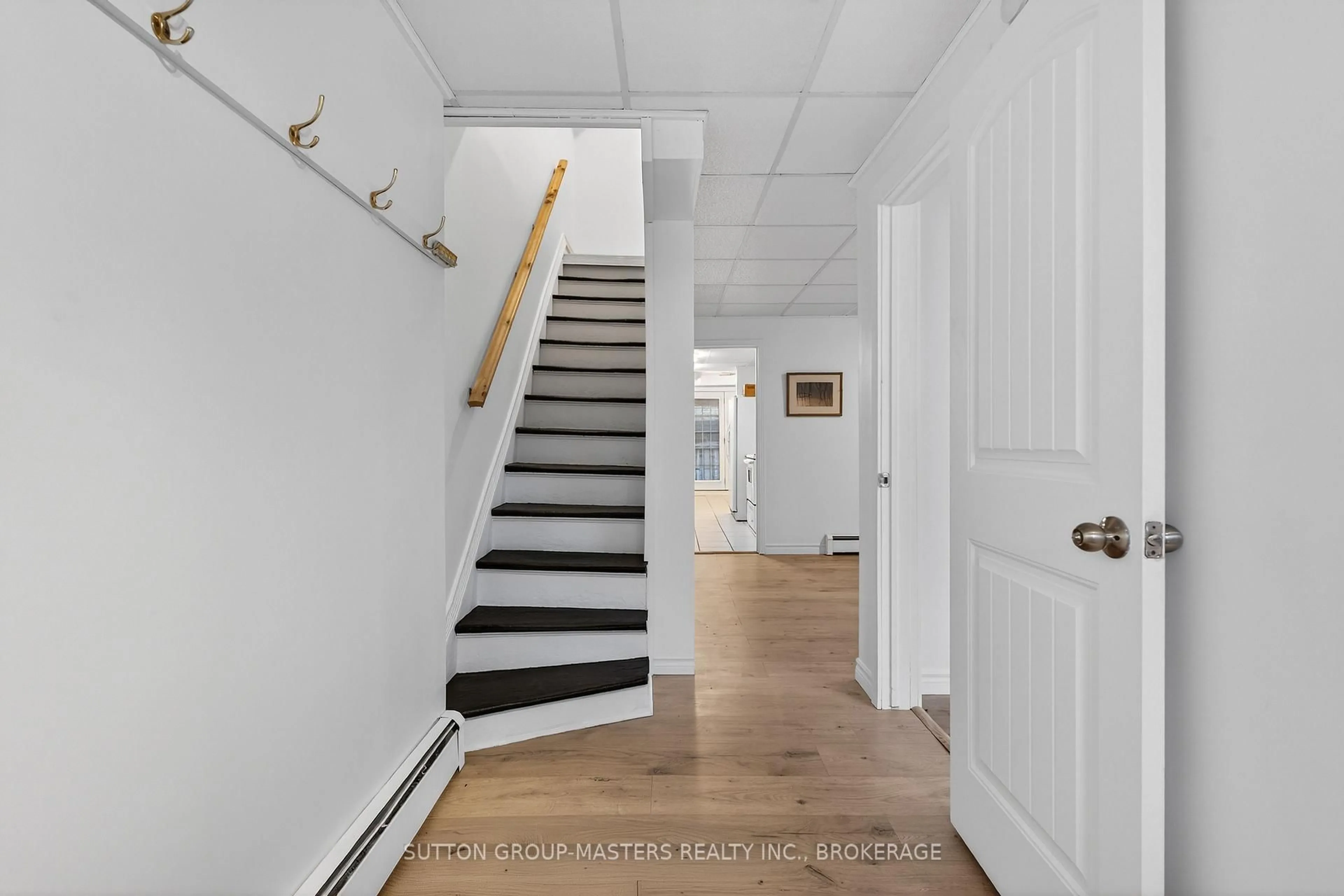 Indoor foyer for 16 Corrigan St, Kingston Ontario K7K 1S4