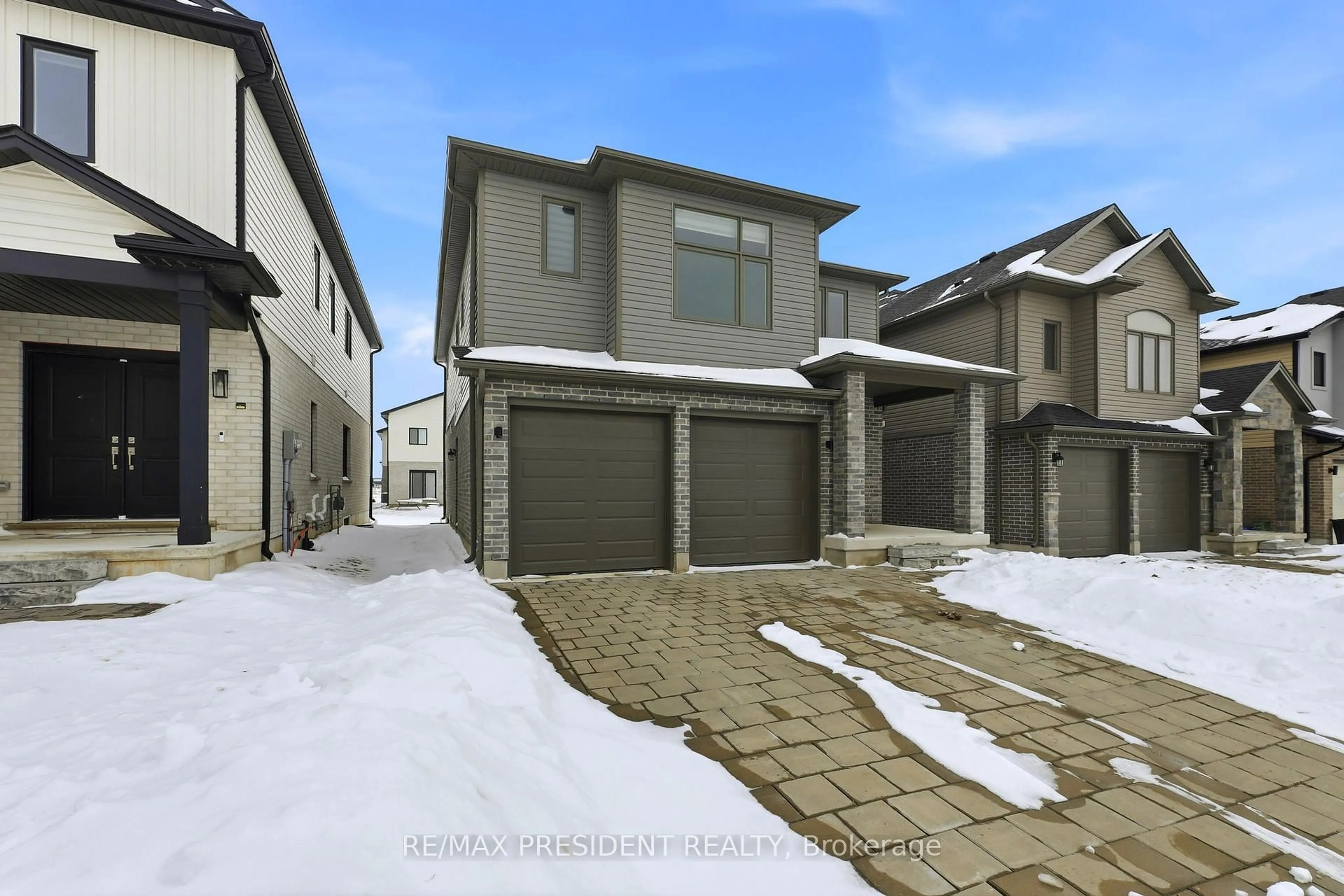 Unknown for 3624 Earlston Cross, London South Ontario N6L 0G6