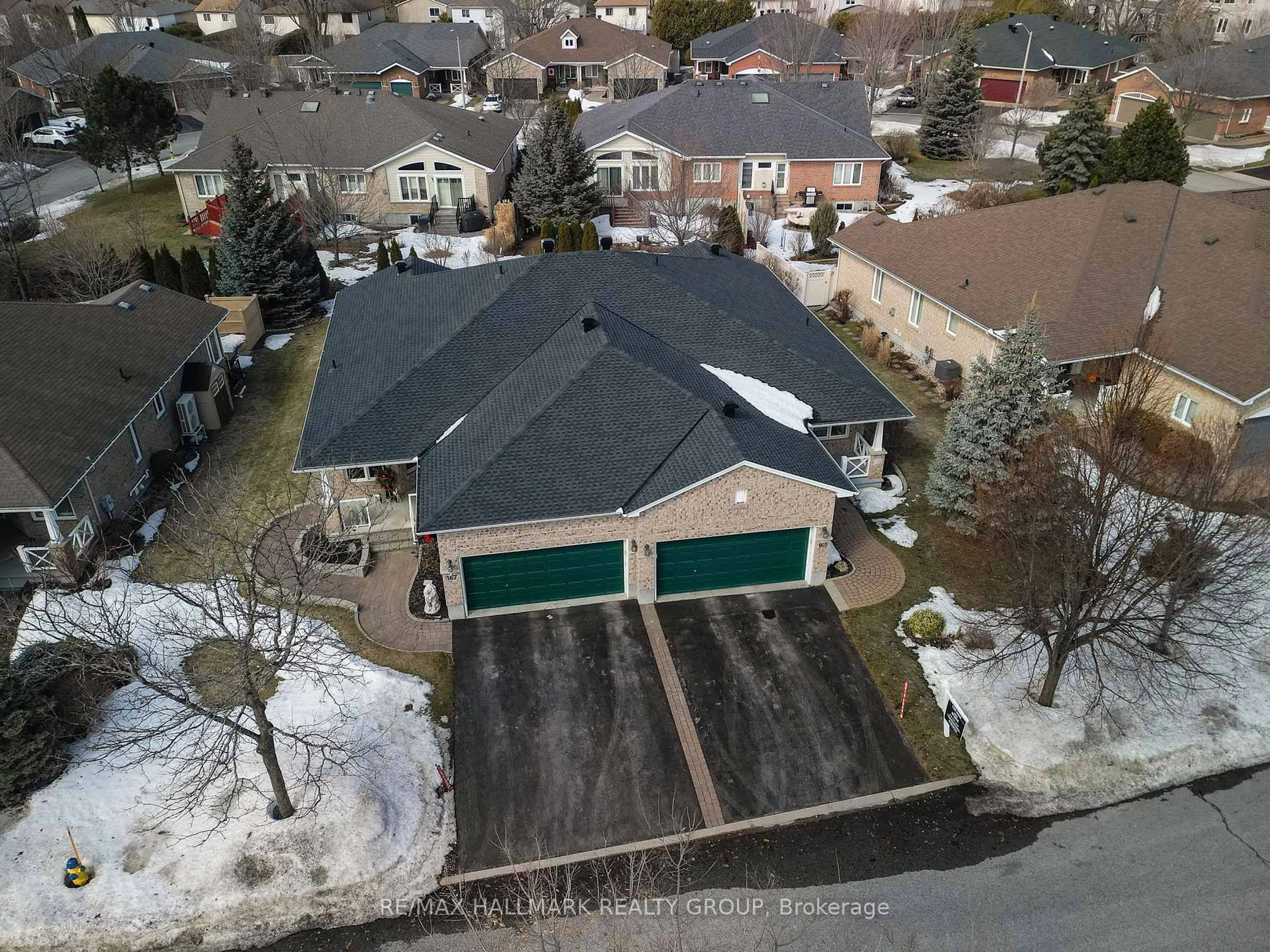A pic from outside/outdoor area/front of a property/back of a property/a pic from drone, street for 165 Granite Crt, Ottawa Ontario K2M 0A3
