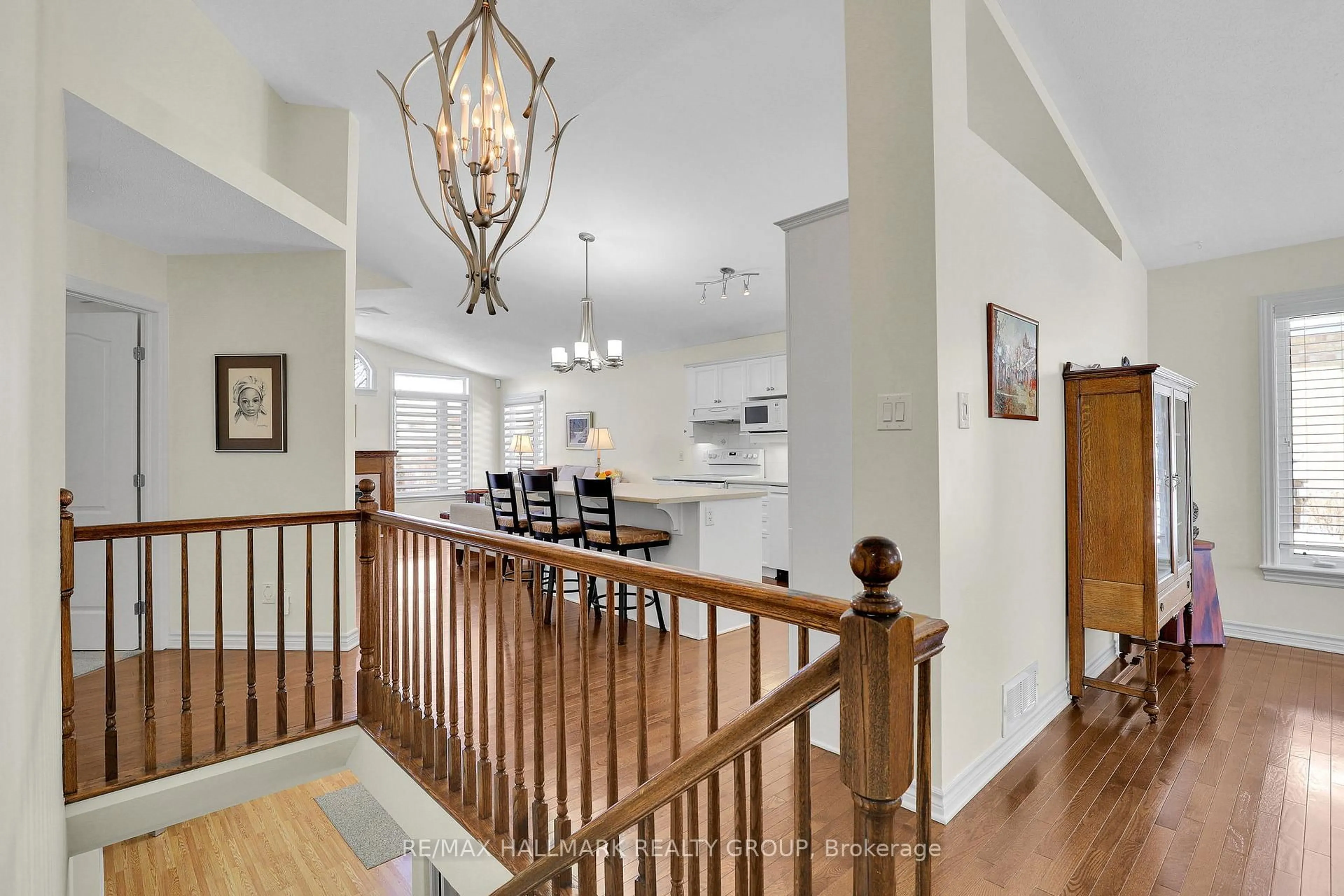 Indoor foyer for 165 Granite Crt, Ottawa Ontario K2M 0A3