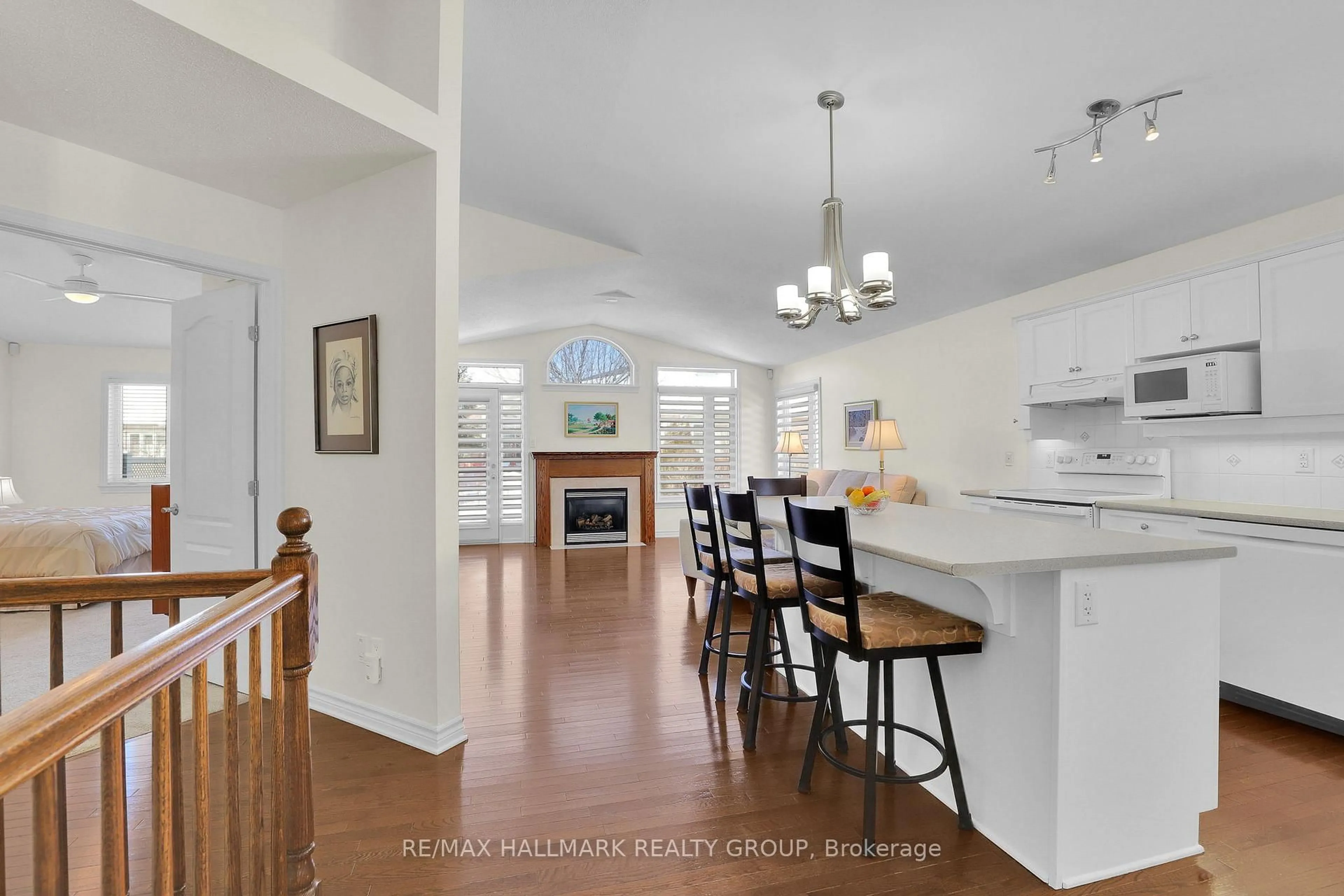 Open concept kitchen, ceramic/tile floor for 165 Granite Crt, Ottawa Ontario K2M 0A3