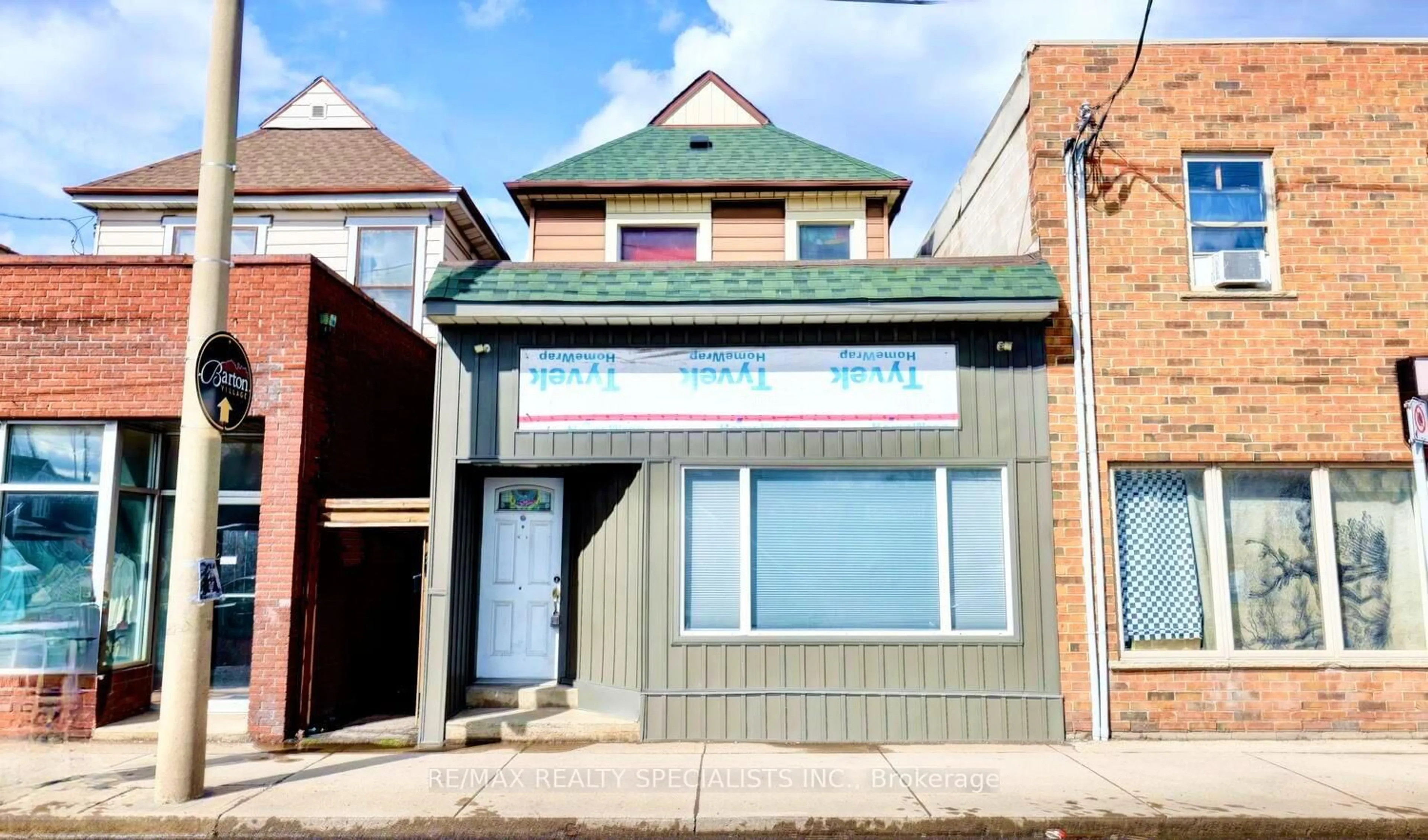 Unknown for 895 Barton St, Hamilton Ontario L8L 3B8