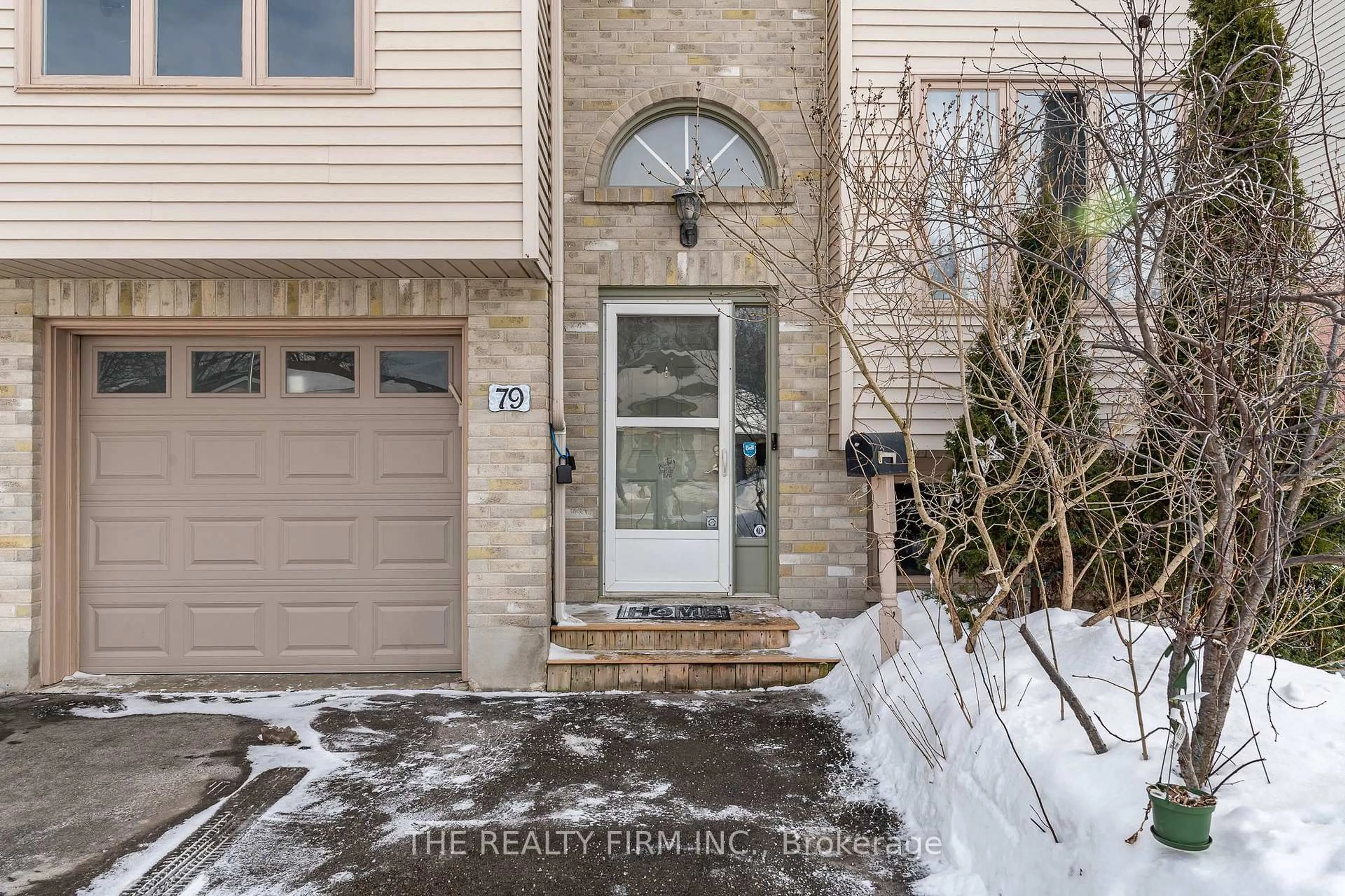 Indoor entryway for 79 Sunrise Cres, London East Ontario N5V 4V8