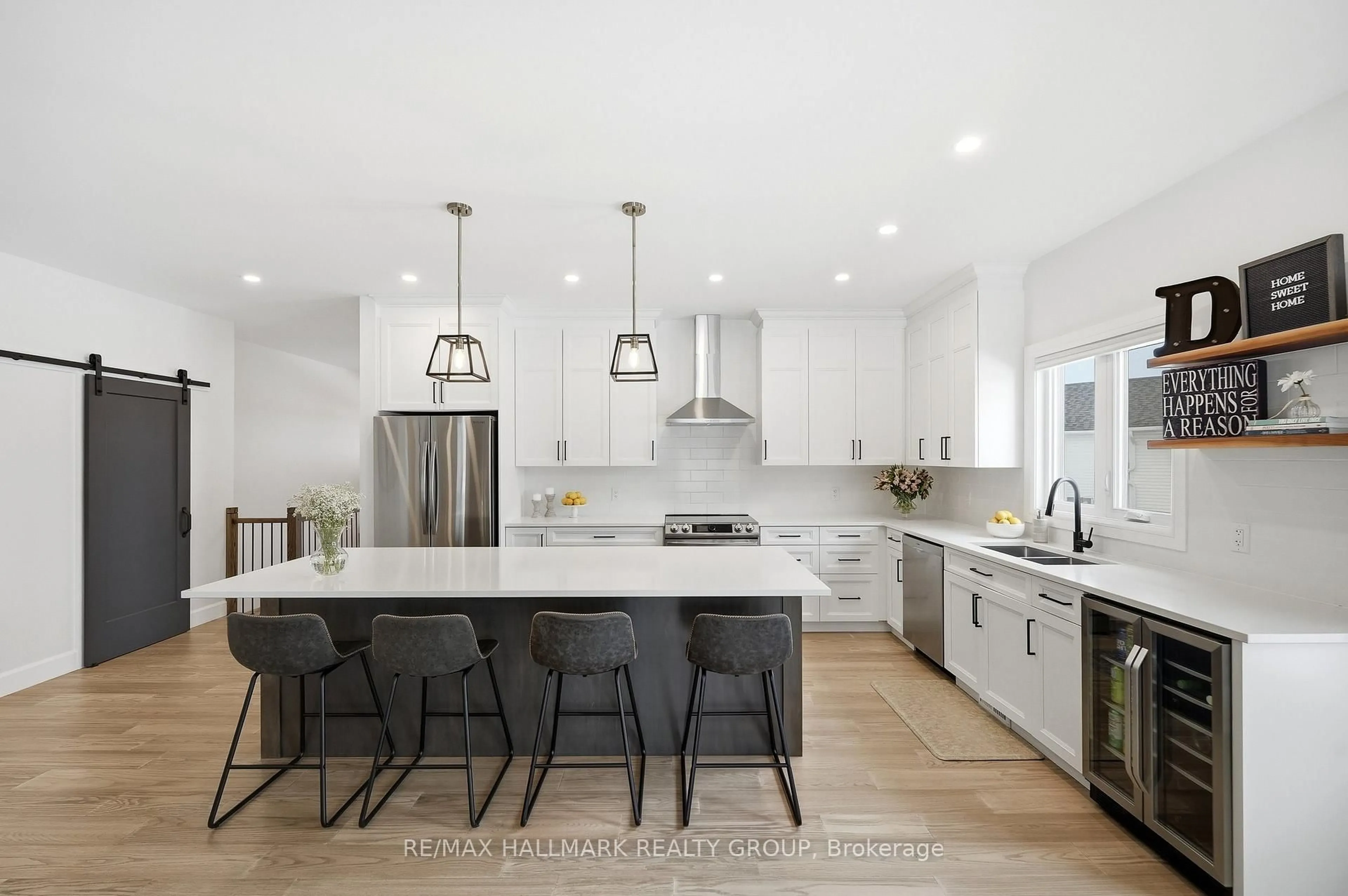 Open concept kitchen, unknown for 21 Maxime Crt, Clarence-Rockland Ontario K0A 2A0