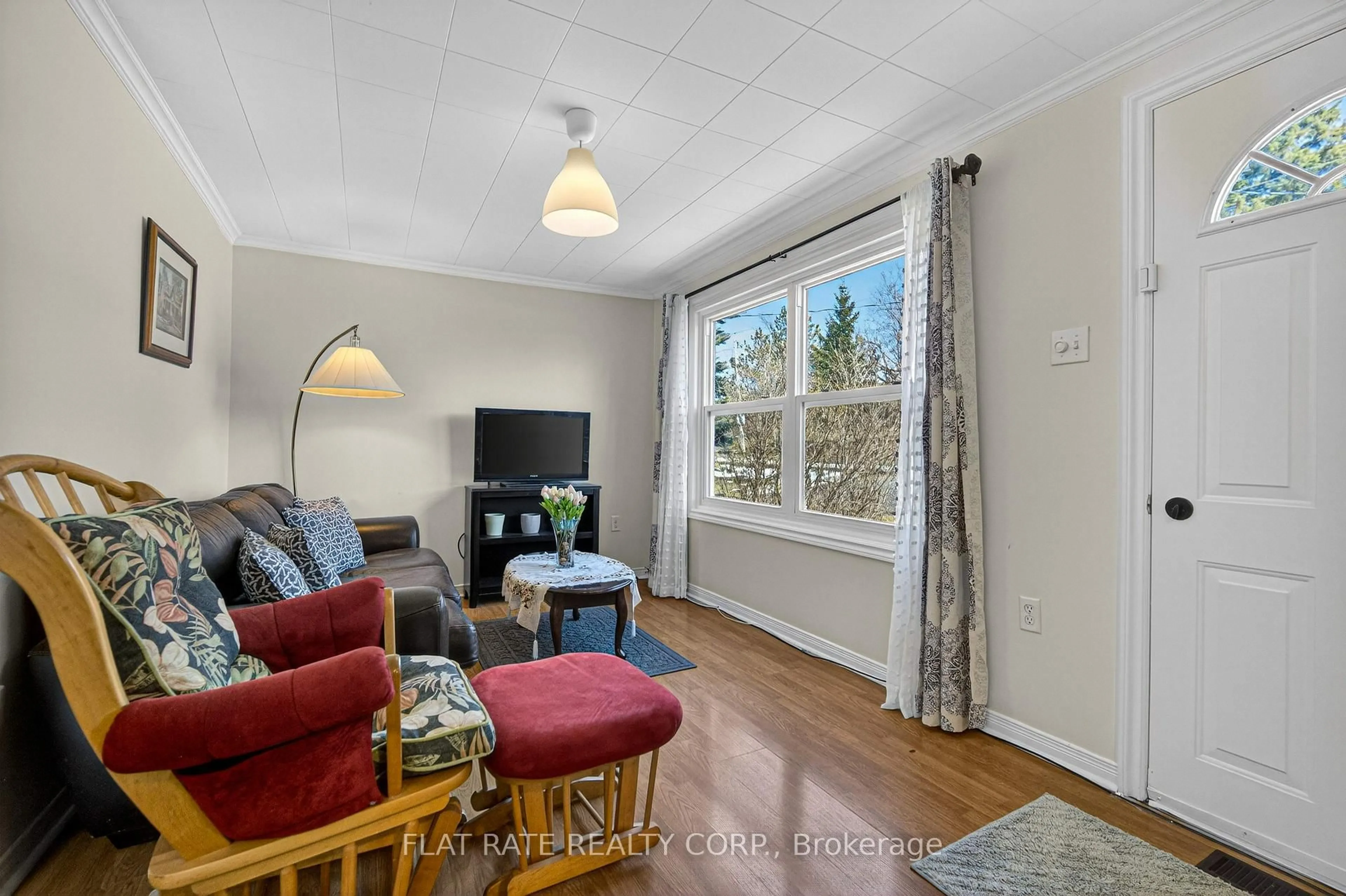 Living room with furniture, unknown for 5418 Young St, Hamilton Township Ontario K0K 2H0