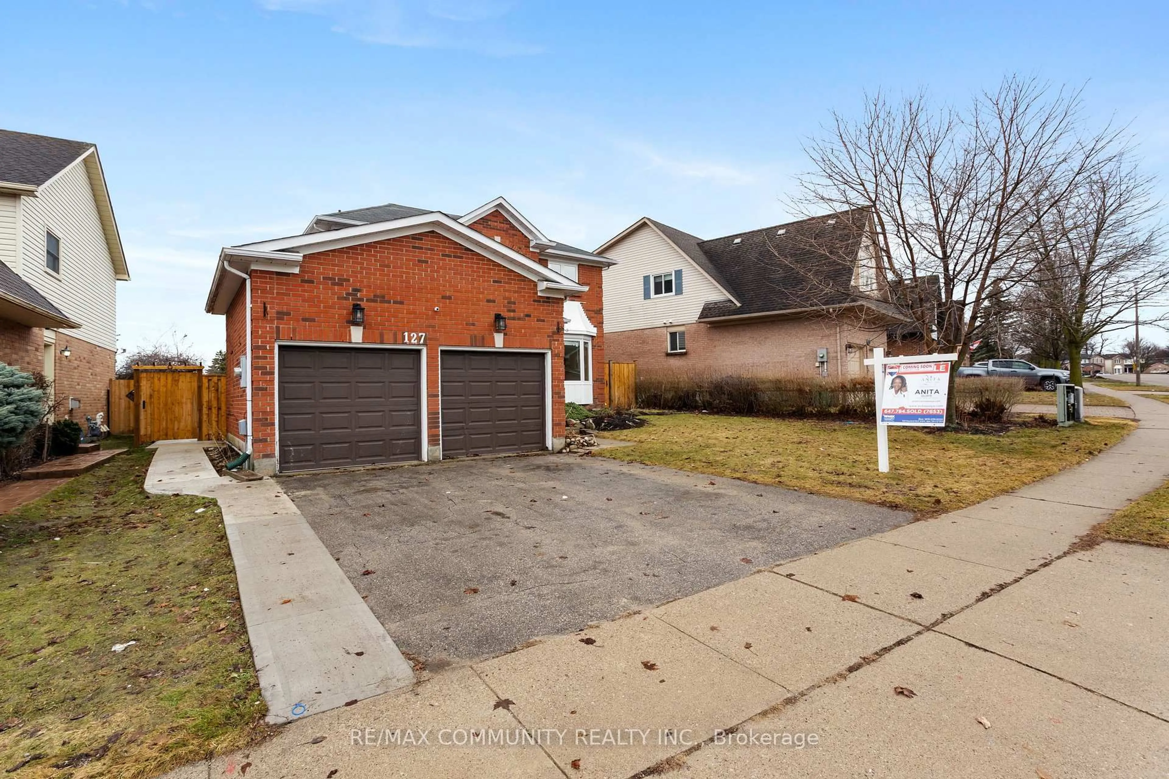 Home with brick exterior material, street for 127 Glenvalley Dr, Cambridge Ontario N1T 1R1