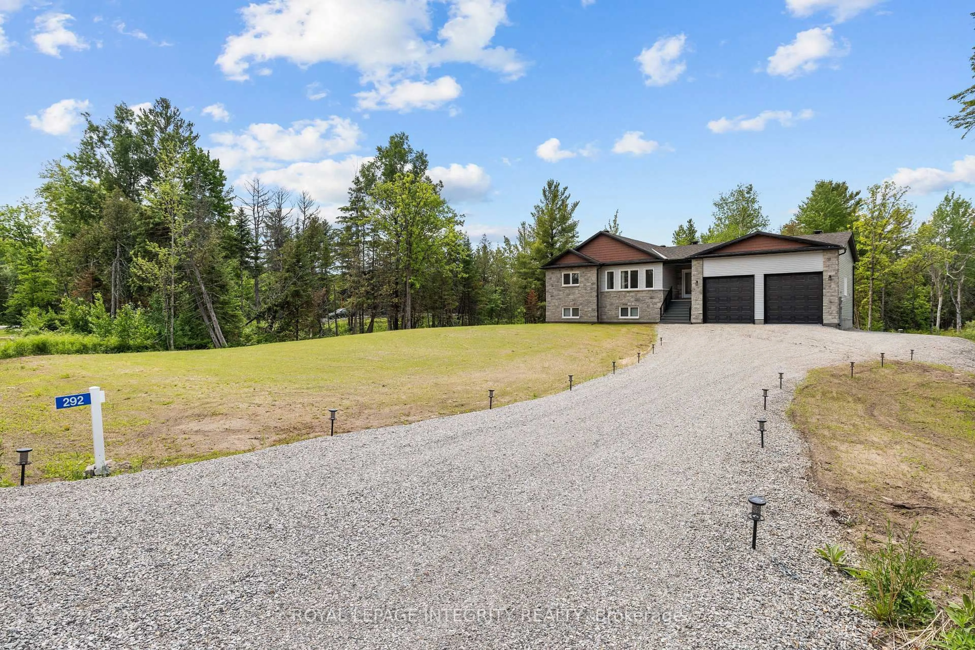 A pic from outside/outdoor area/front of a property/back of a property/a pic from drone, unknown for 292 James Andrew Way, Smiths Falls Ontario K7A 4S7