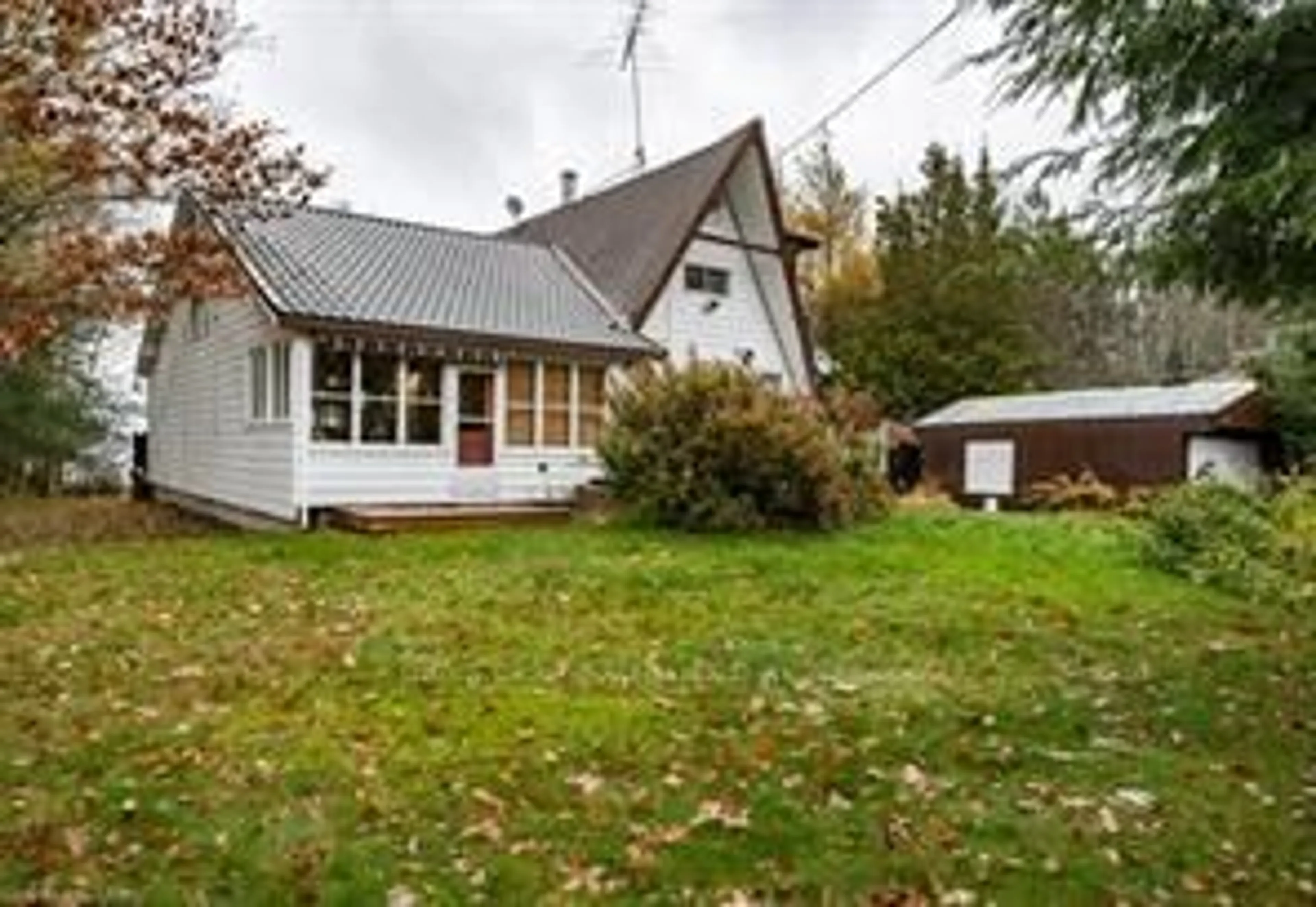 A pic from outside/outdoor area/front of a property/back of a property/a pic from drone, street for 388 CRESCENT Rd, Strong Ontario P0A 1Z0