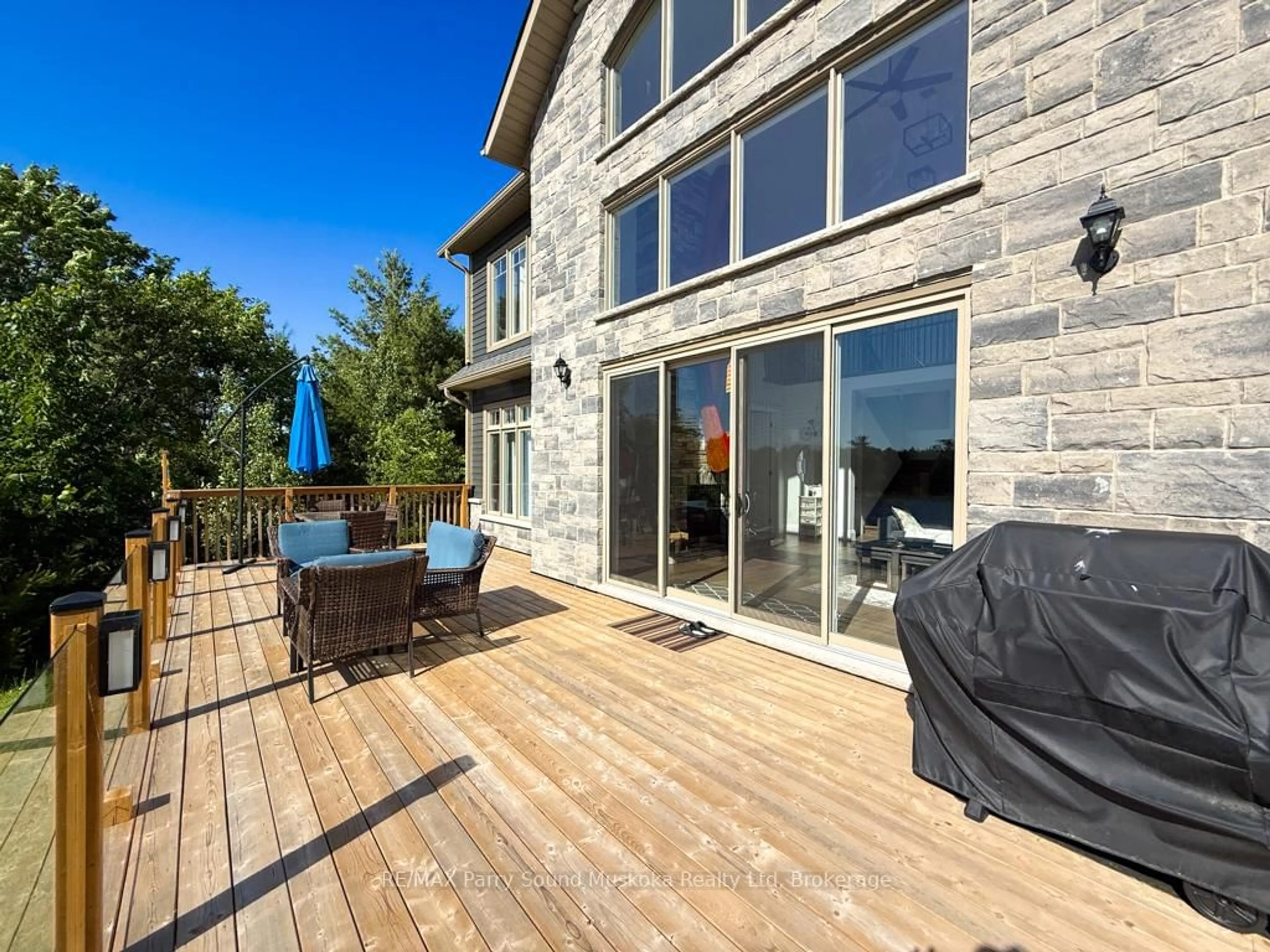 Patio, water/lake/river/ocean view for 730 124 Highway, McKellar Ontario P0G 1C0
