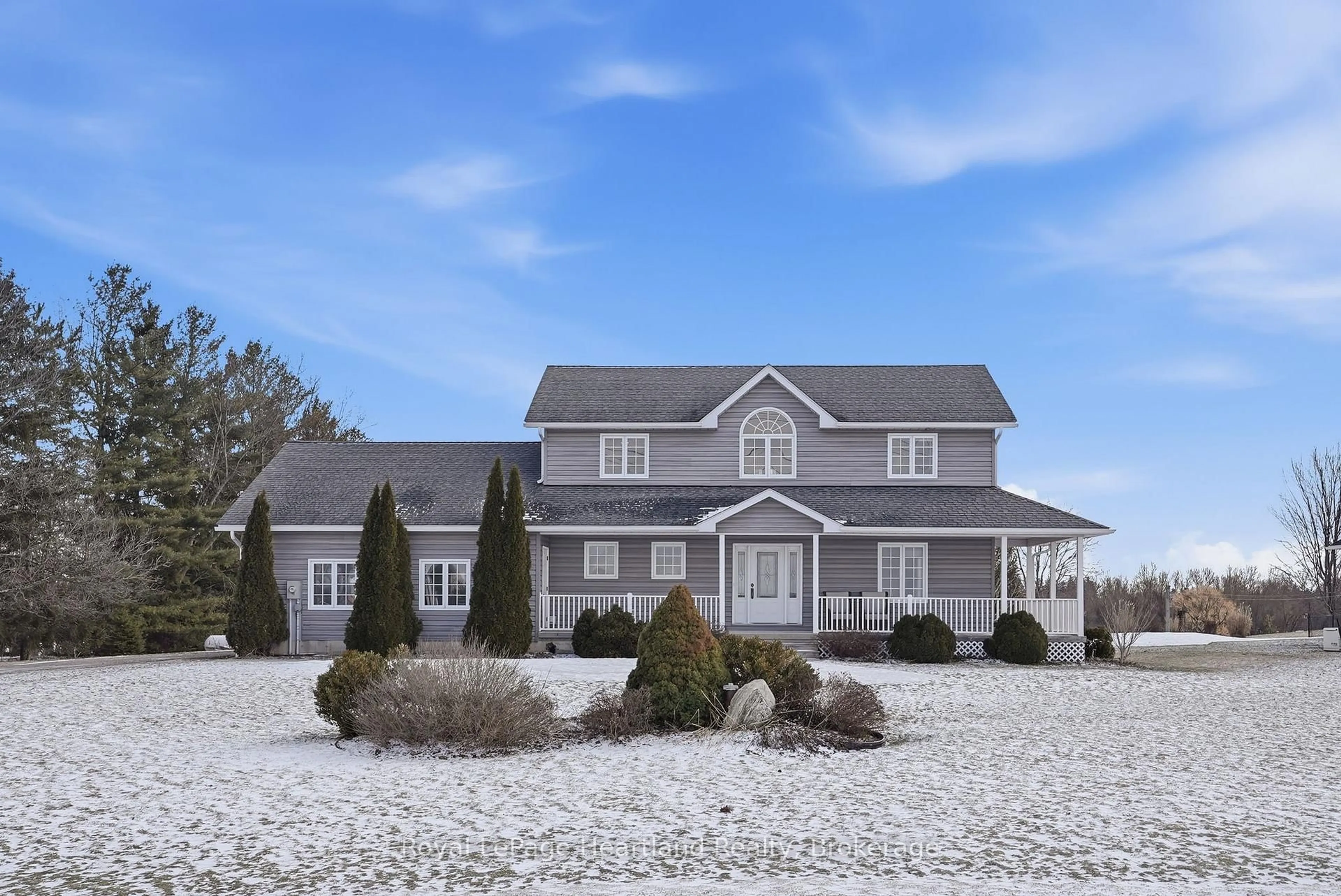 Home with vinyl exterior material, unknown for 1020 BRUSSELS Line, Howick Ontario N0G 2X0