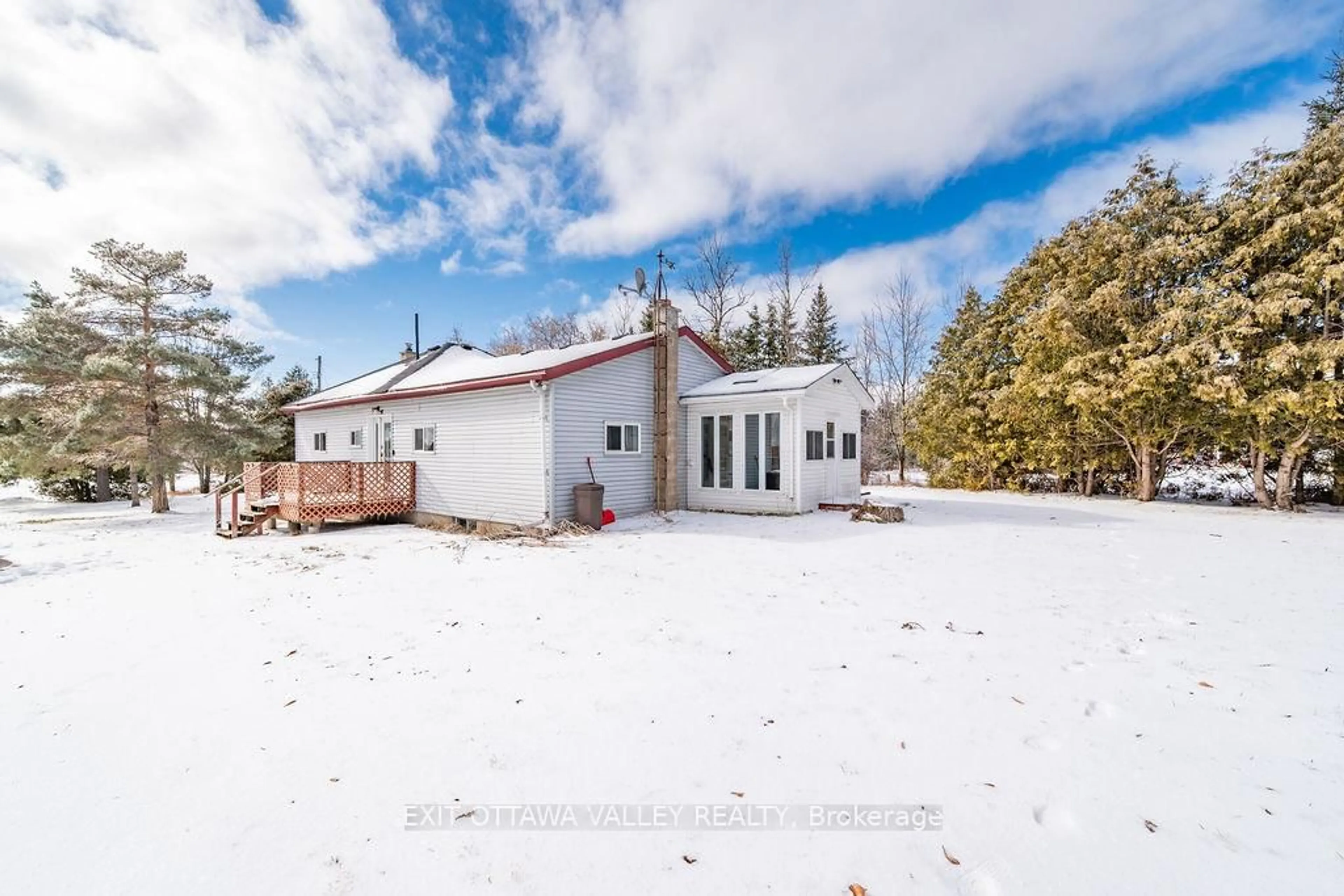 A pic from outside/outdoor area/front of a property/back of a property/a pic from drone, unknown for 18 Dandelion Dr, Haley Station Ontario K0J 1Y0