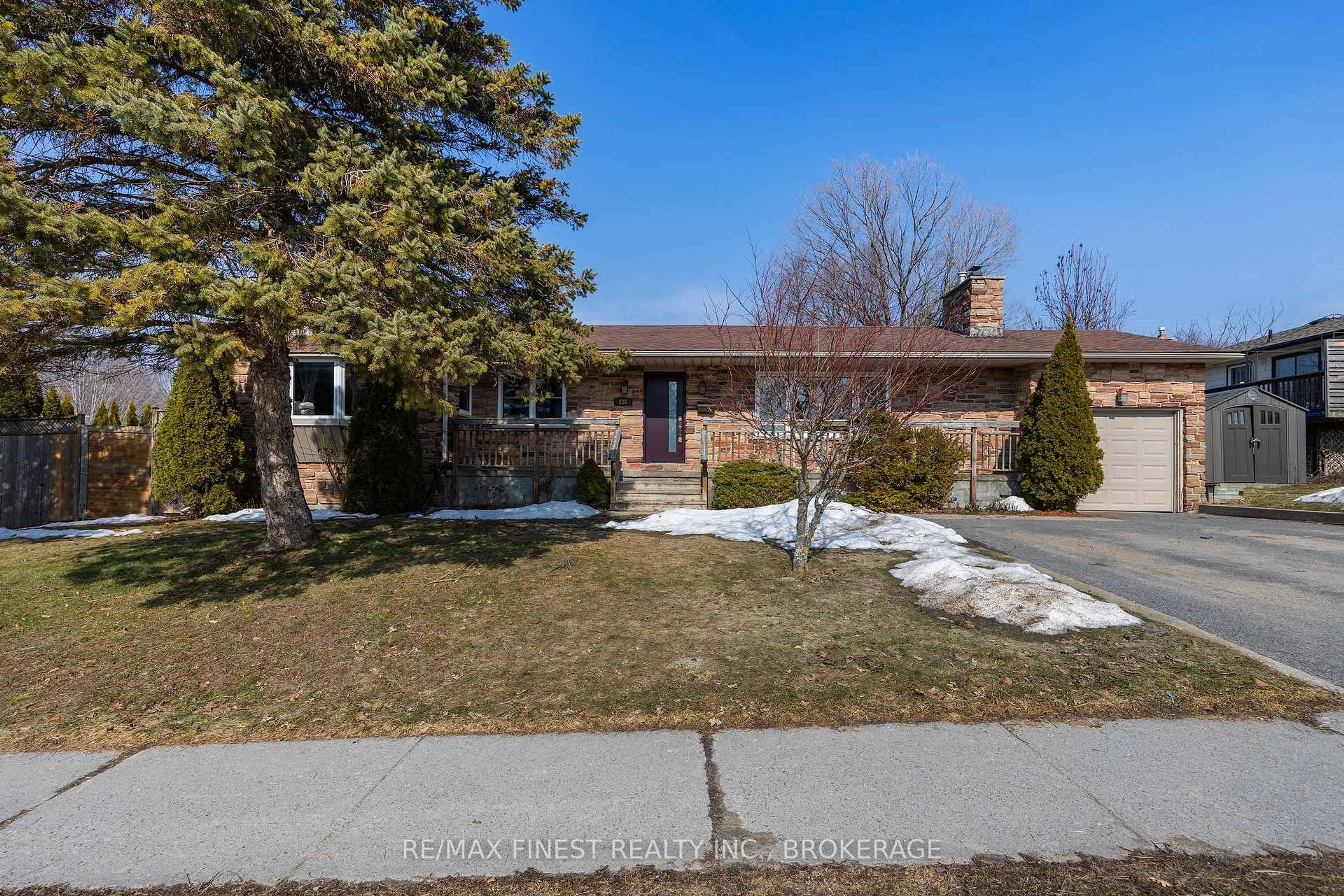 Home with brick exterior material, street for 886 Pembridge Cres, Kingston Ontario K7M 6A4