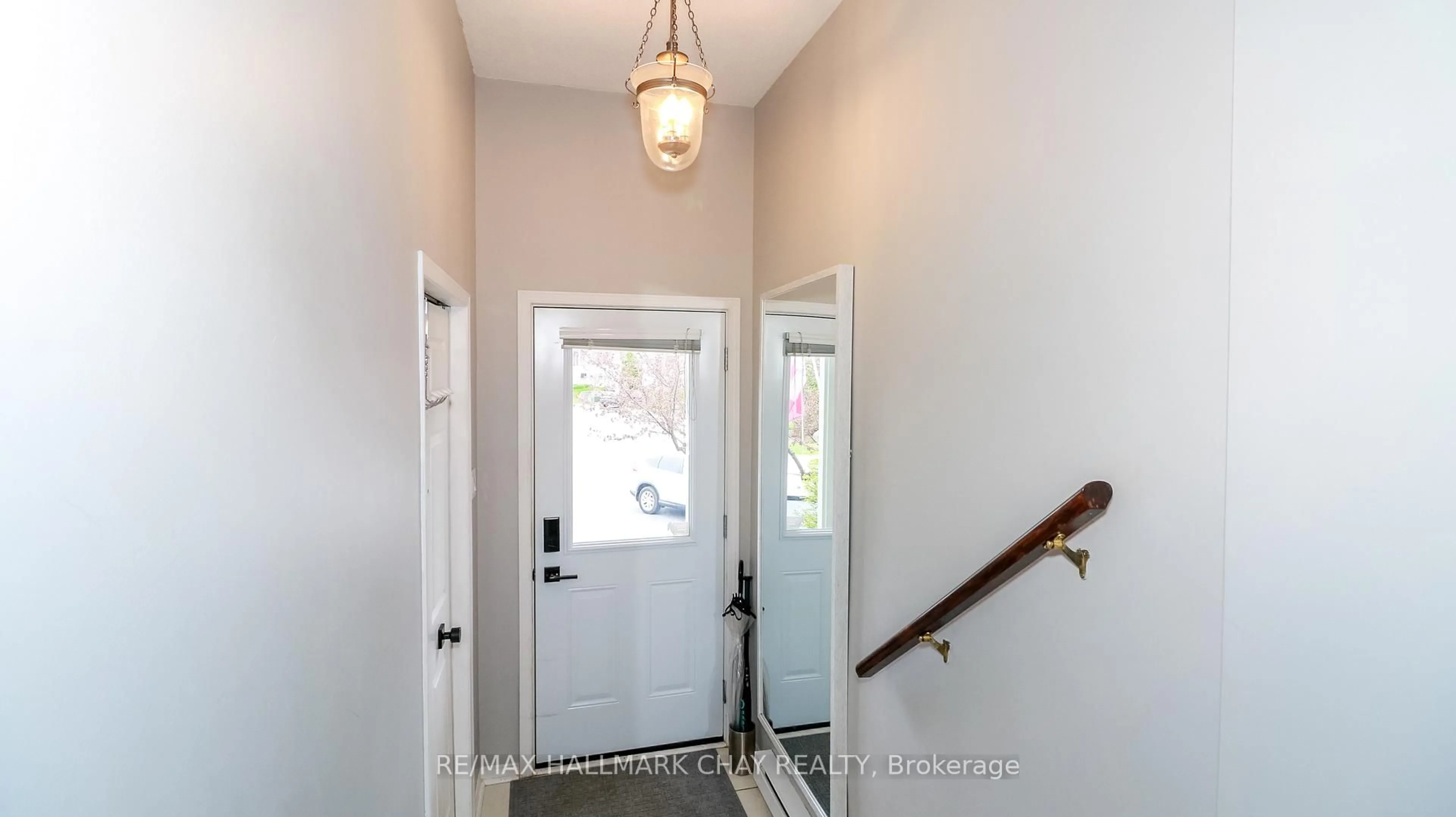Indoor entryway for 150 Victoria St #126, Blue Mountains Ontario N4L 2P0