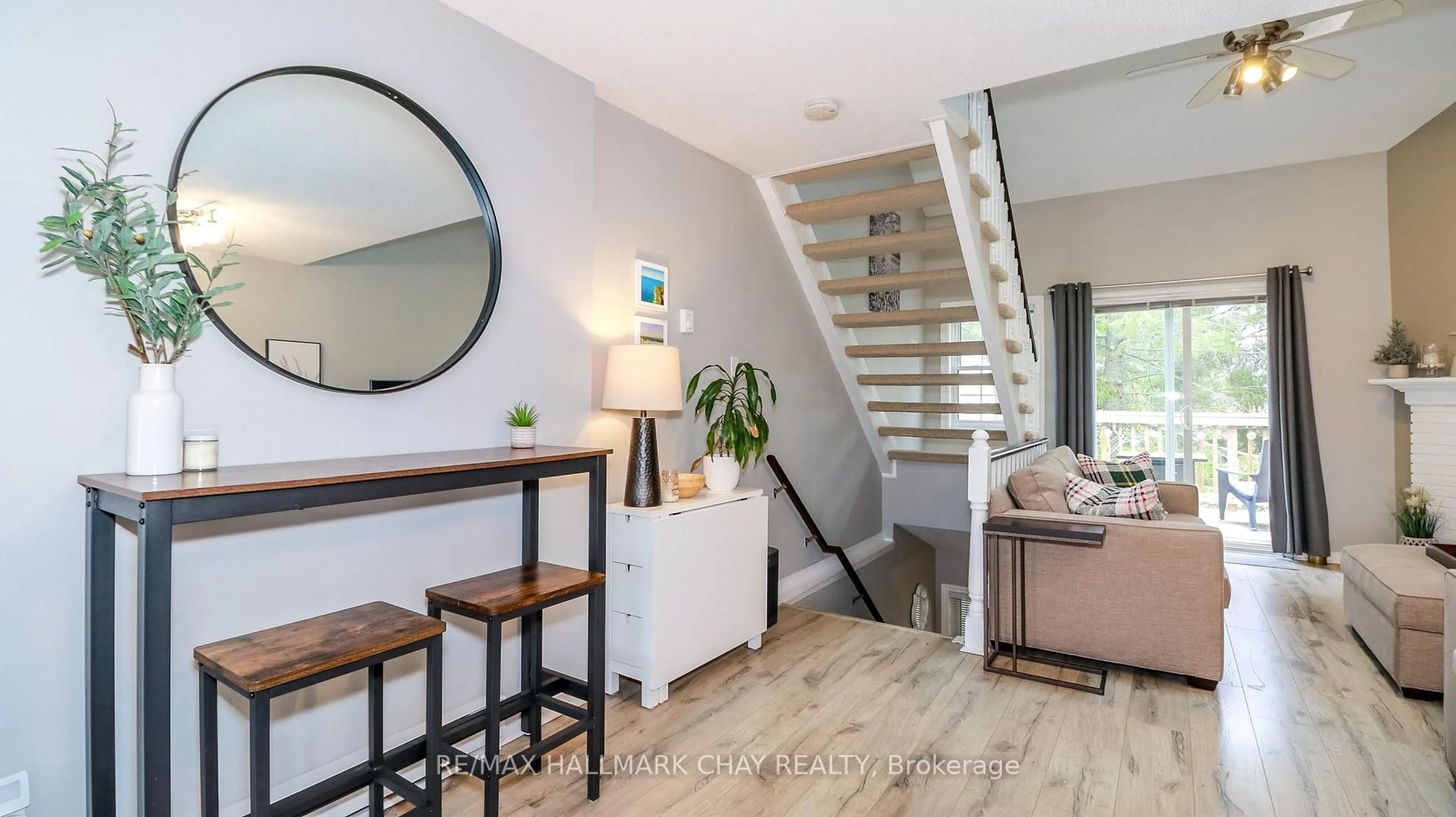 Indoor entryway for 150 Victoria St #126, Blue Mountains Ontario N4L 2P0