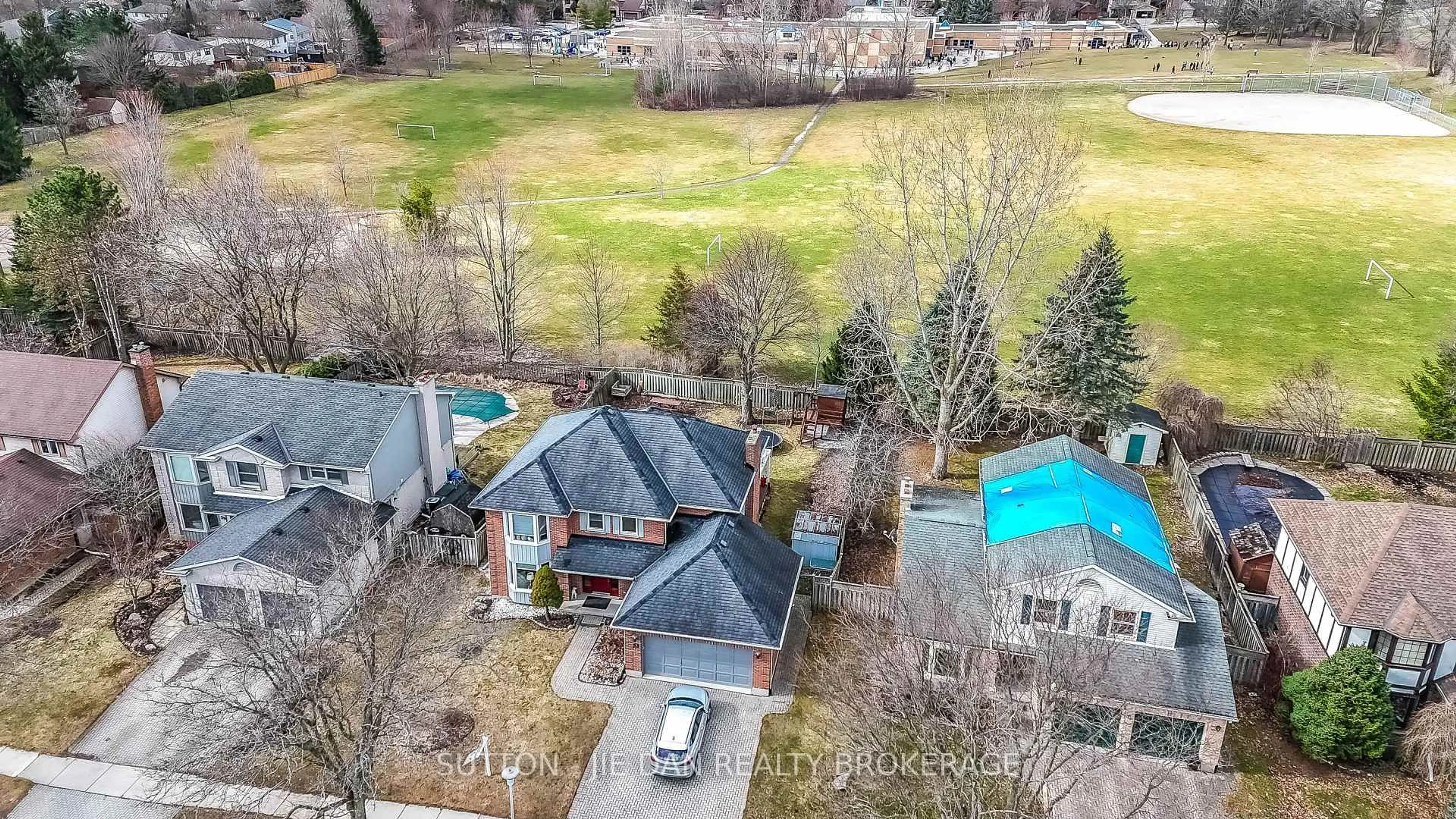 A pic from outside/outdoor area/front of a property/back of a property/a pic from drone, city buildings view from balcony for 33 Repton Ave, London North Ontario N5X 3G3