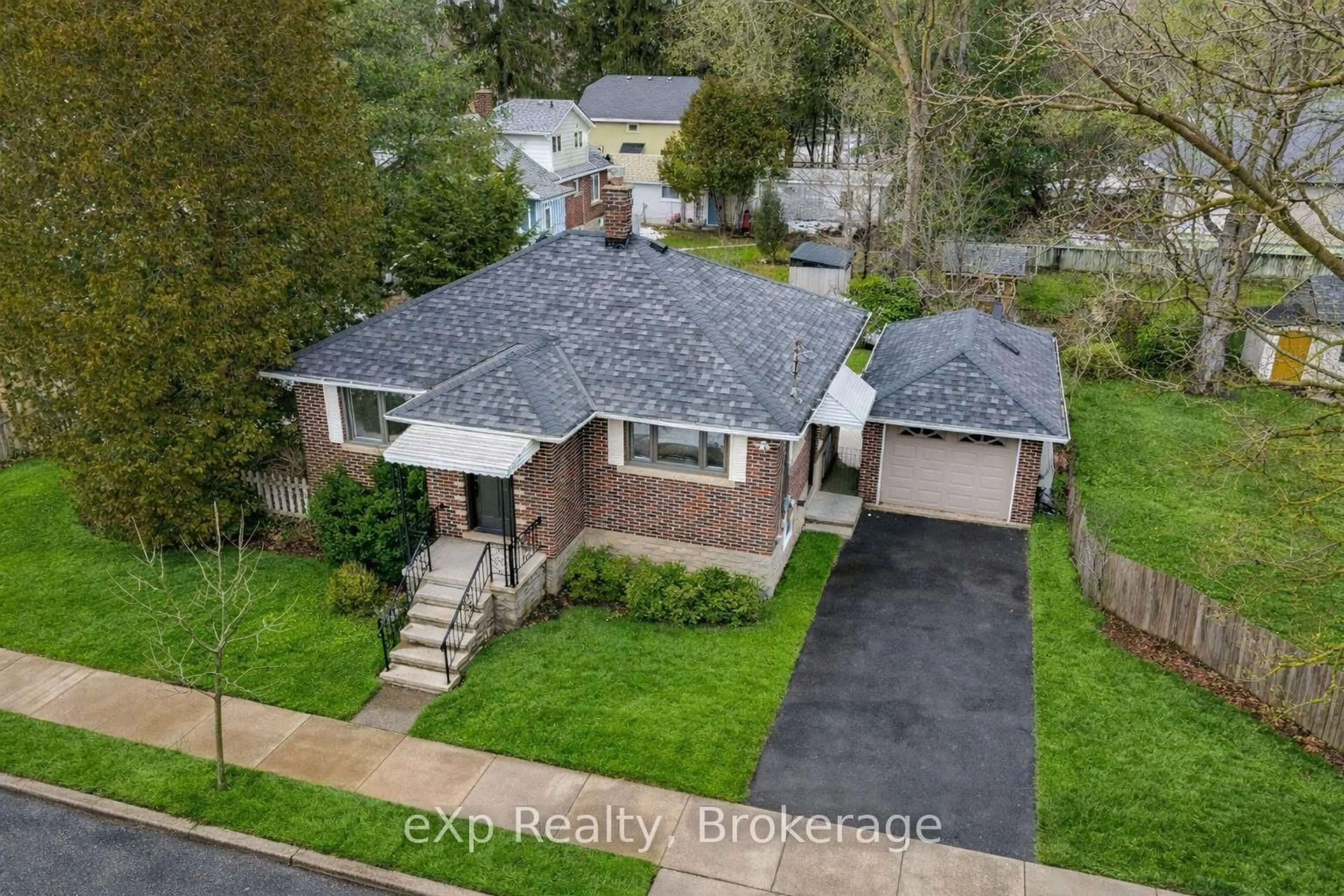 A pic from outside/outdoor area/front of a property/back of a property/a pic from drone, street for 80 Church St, Centre Wellington Ontario N0B 1S0