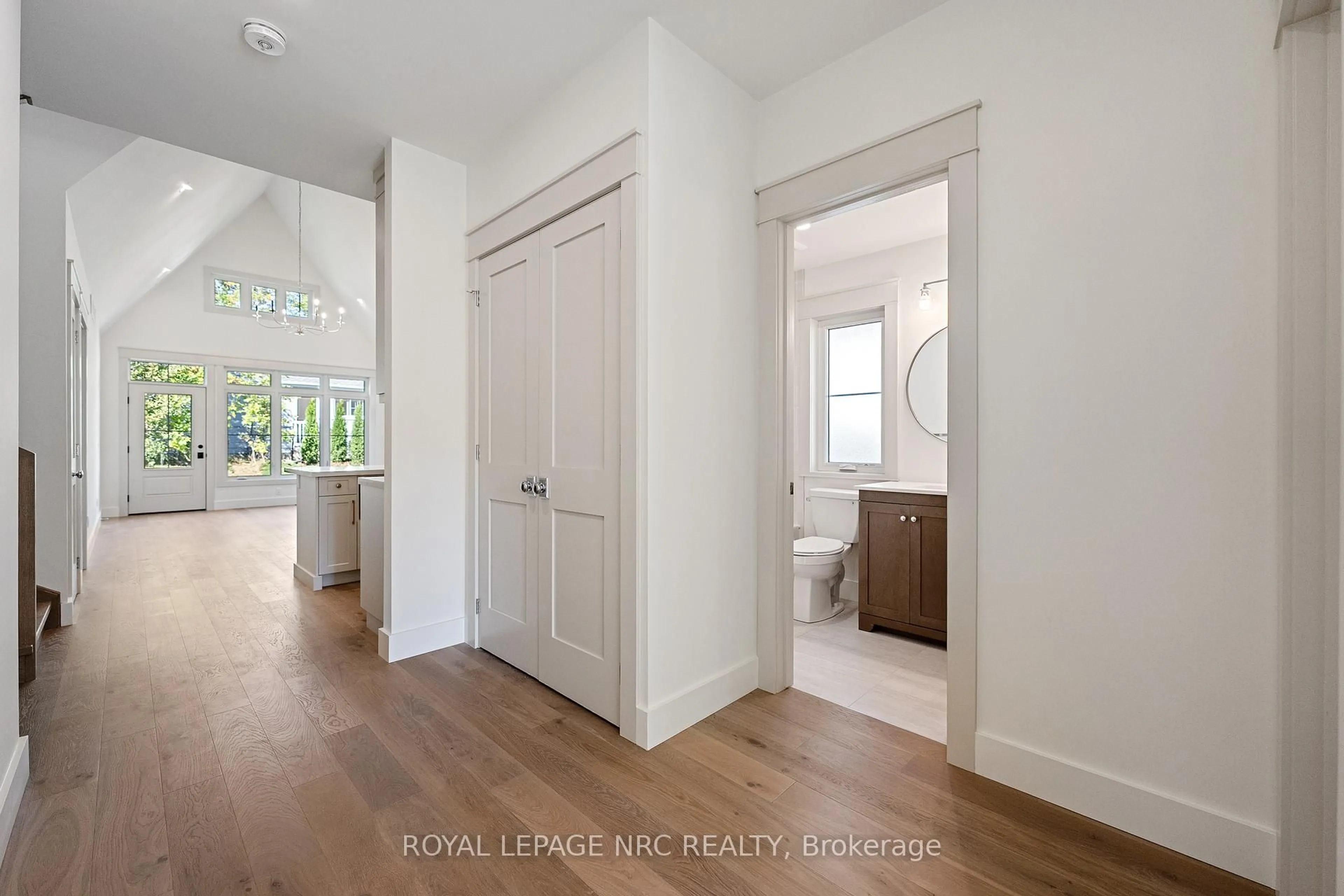 Indoor entryway for 4062 GLENSPRING Rd, Fort Erie Ontario L0S 1B0