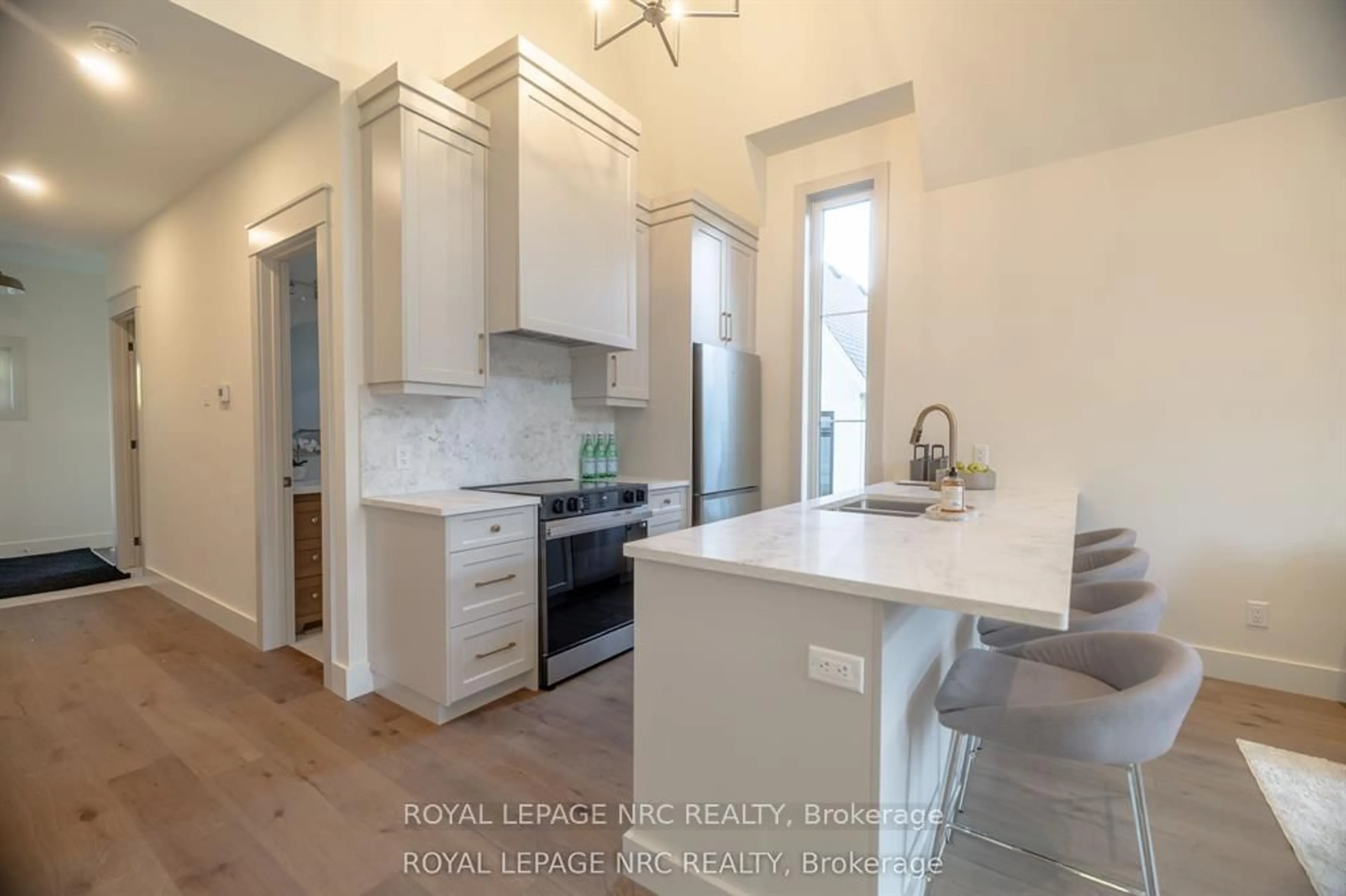 Open concept kitchen, unknown for 281 ELMWOOD Ave, Fort Erie Ontario L0S 1B0