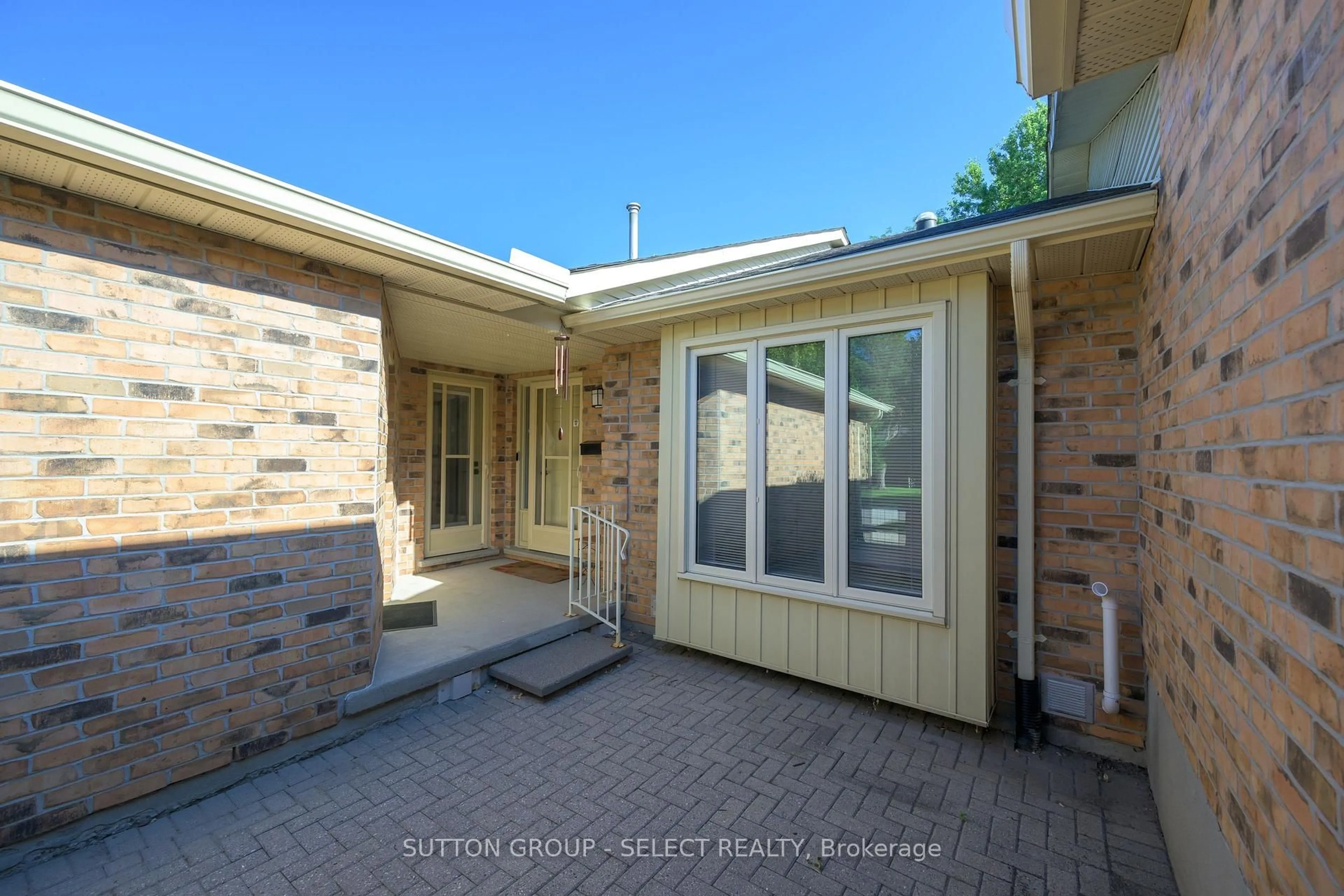 Home with brick exterior material, street for 445 Riverside Dr #9, London North Ontario N6H 2R8