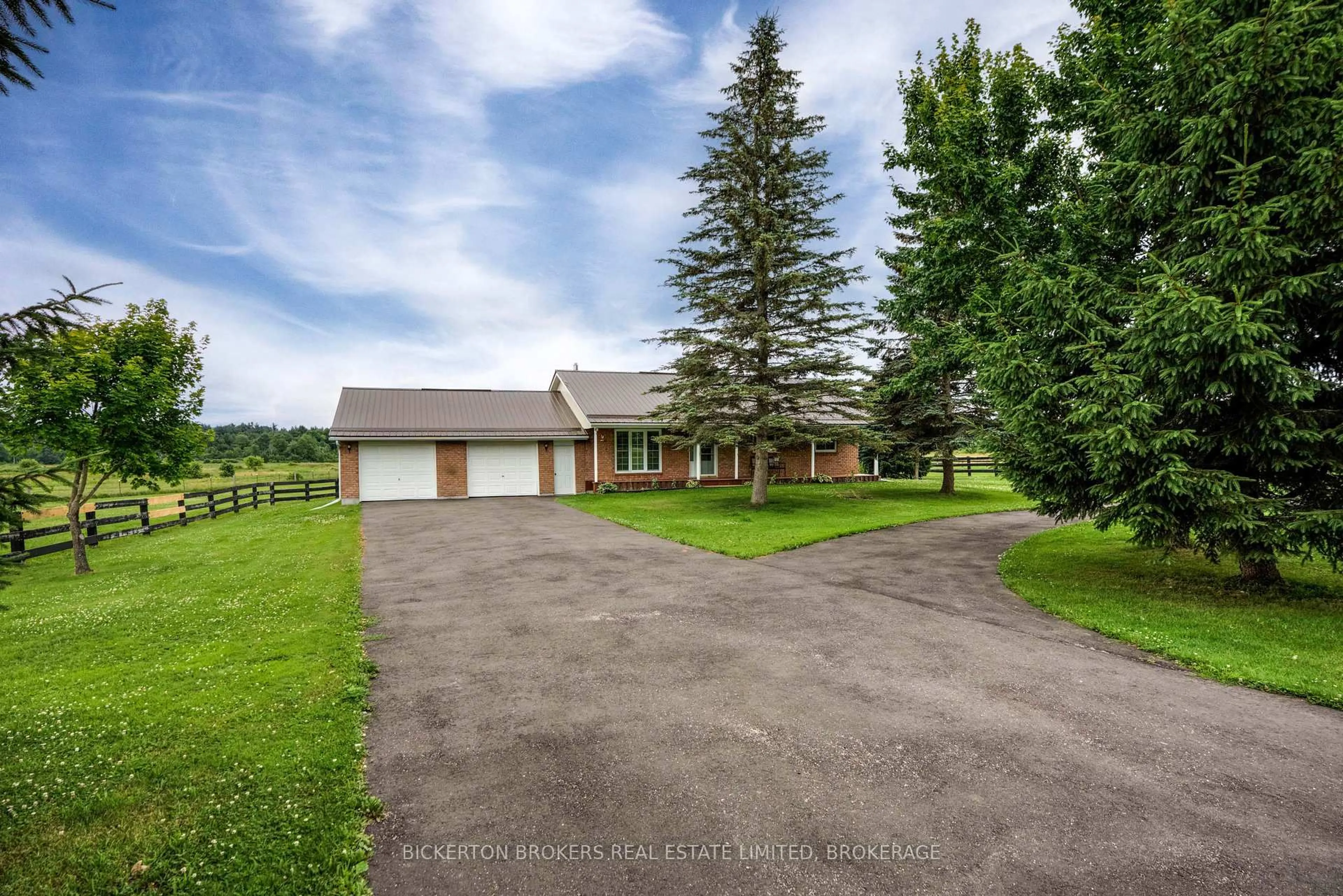 A pic from outside/outdoor area/front of a property/back of a property/a pic from drone, water/lake/river/ocean view for 321 Escott/Rockport Rd, Leeds and the Thousand Islands Ontario K1E 1R0